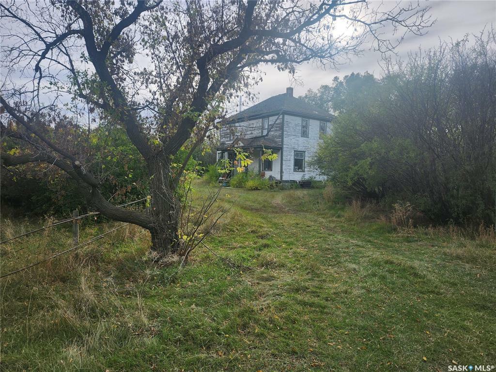 Property Photo:  1 Rural Address  SK S7K 1M2 
