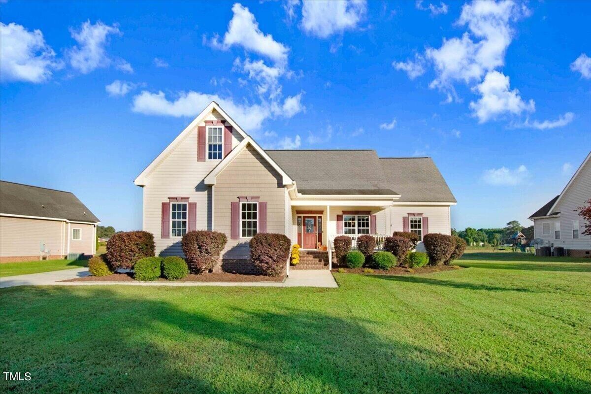 Property Photo:  207 Ellington Way  NC 28551 