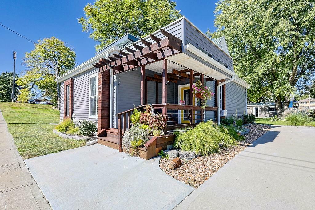Property Photo: 605 W Benton Street MO 64485