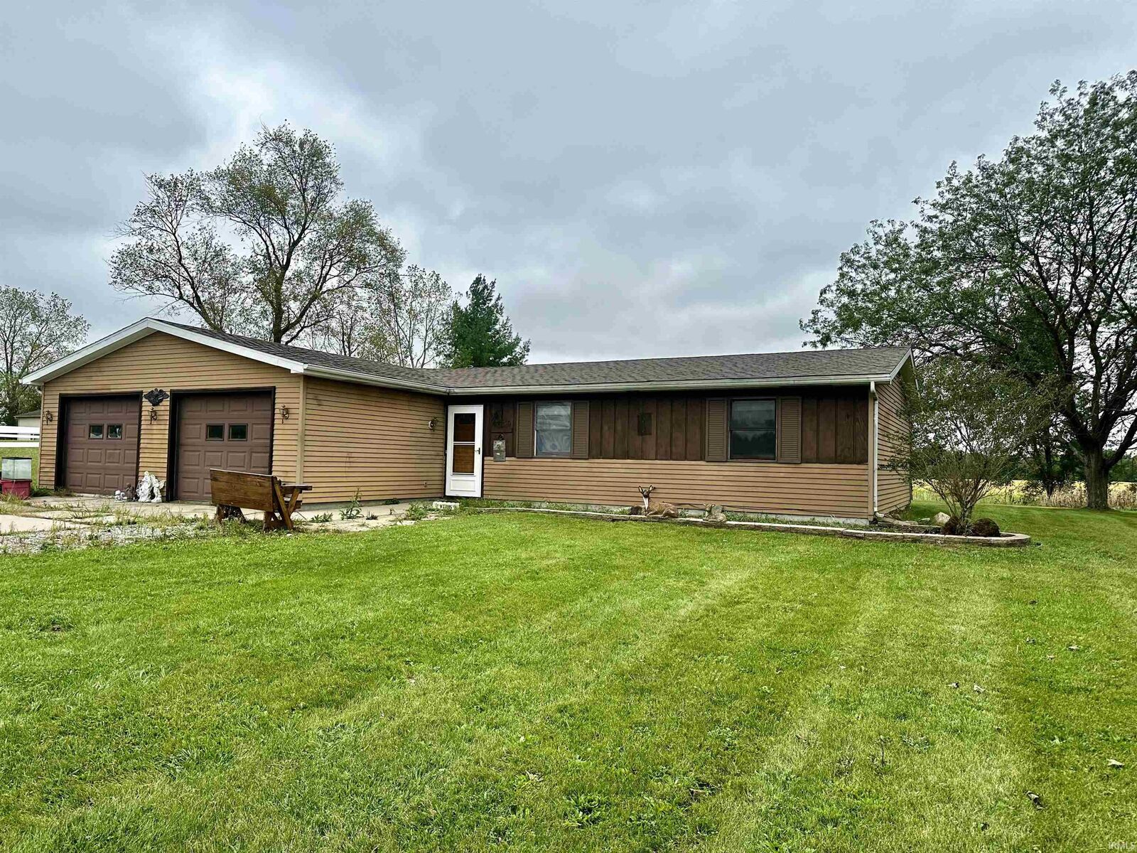 Property Photo:  6950 County Road 24 Road  IN 46721 