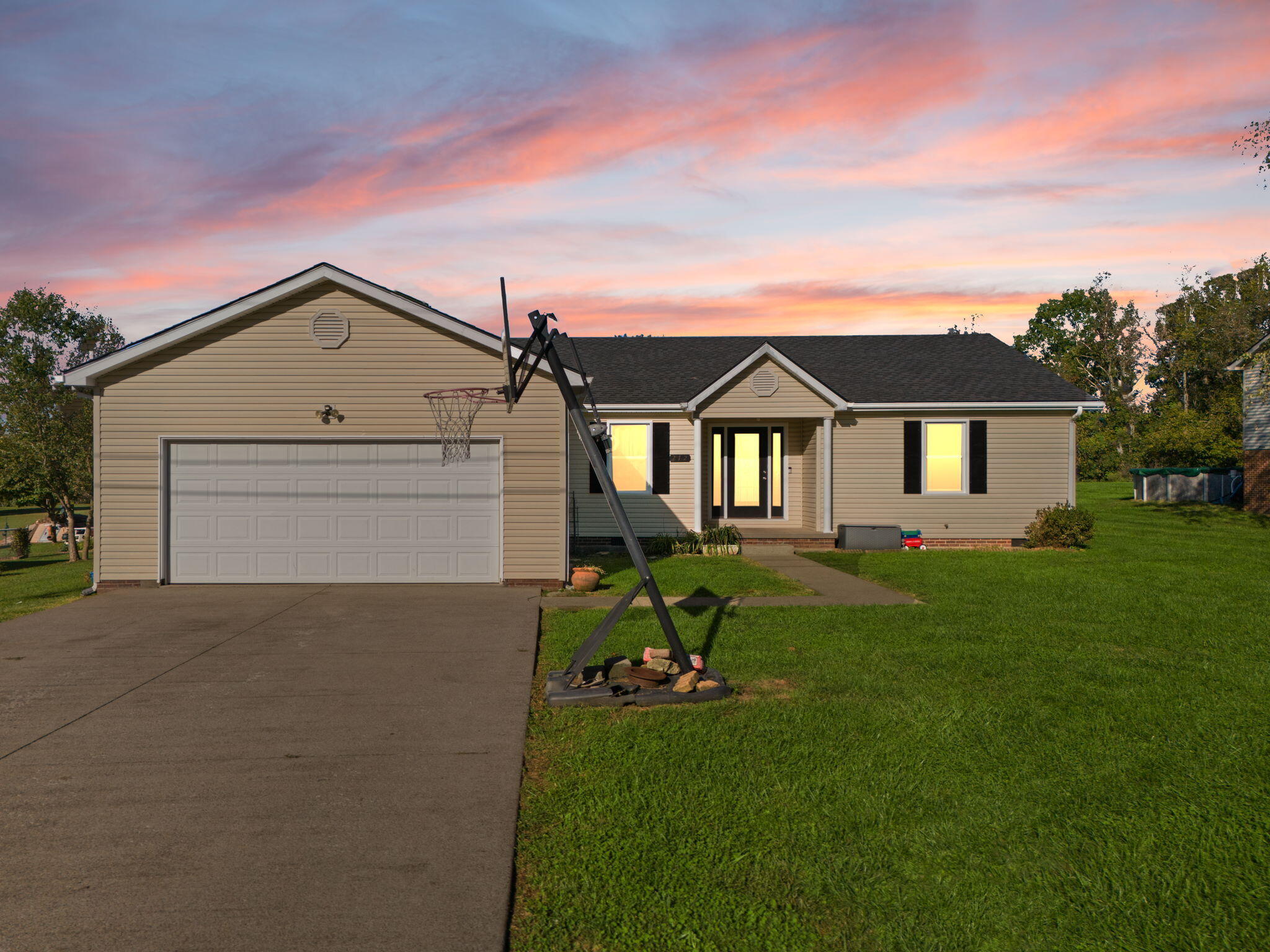Property Photo: 212 Creekwood Drive KY 40403