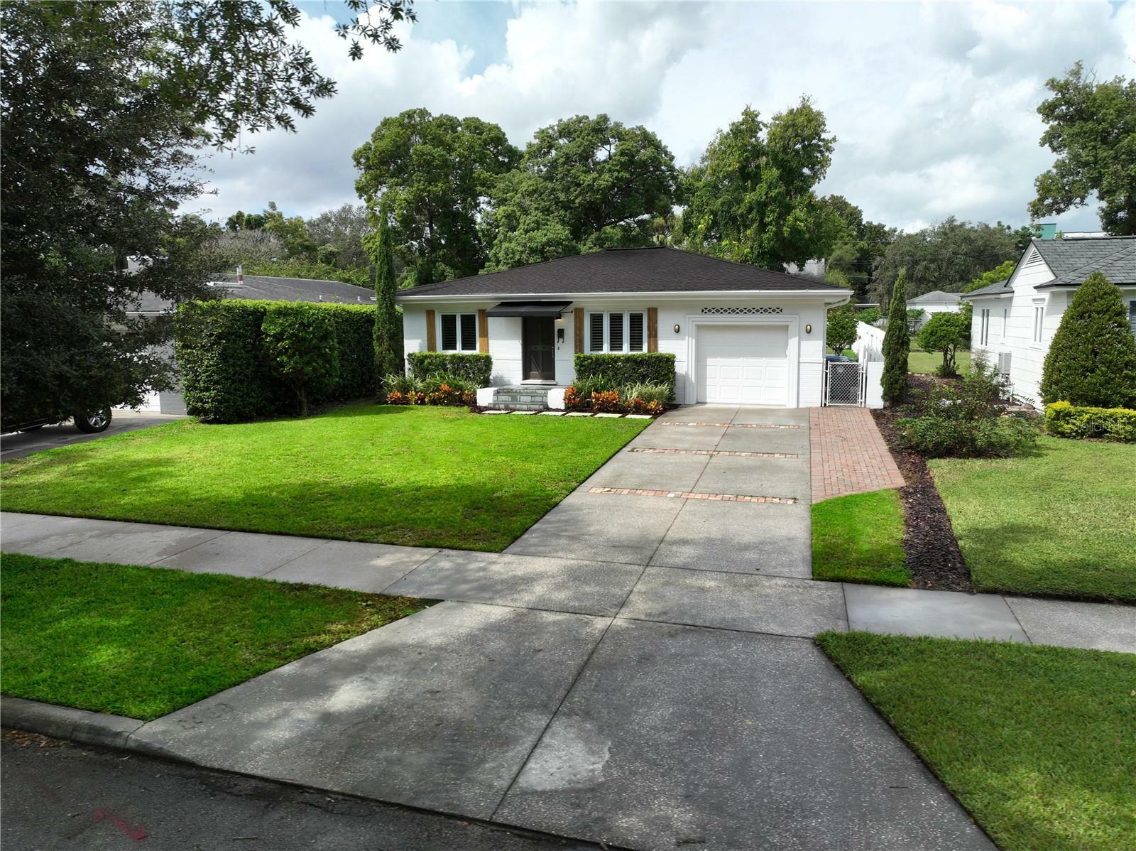 Property Photo:  1401 Devon Road  FL 32789 