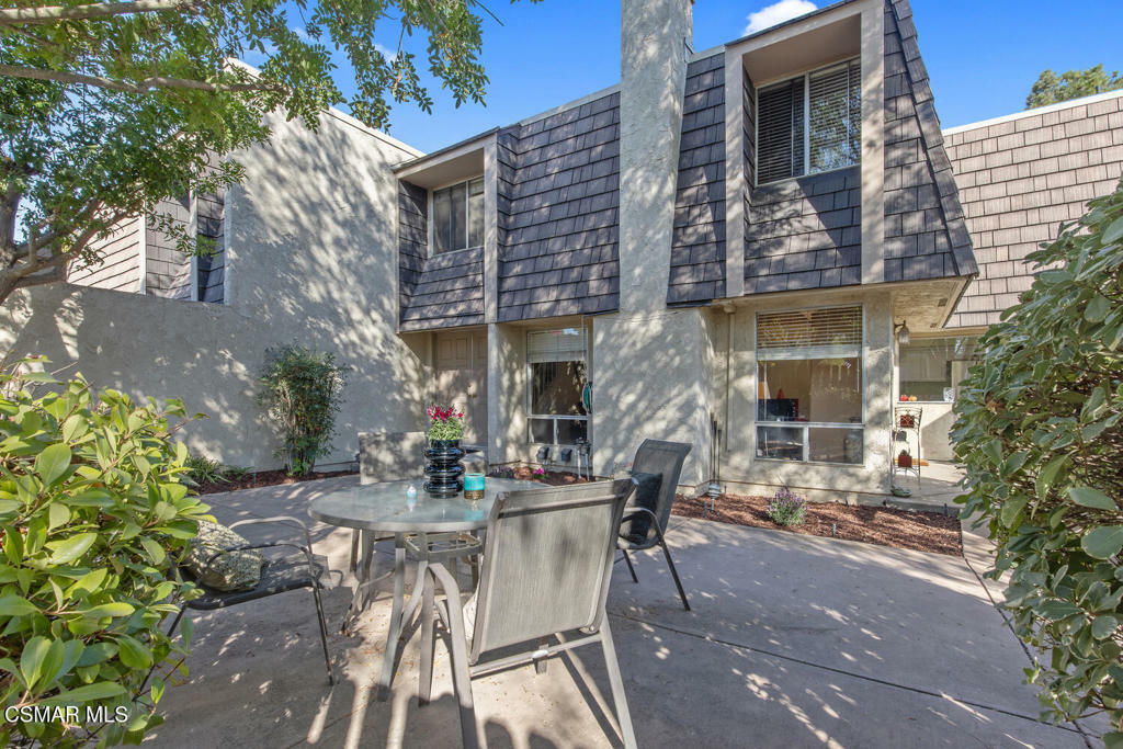 Property Photo:  2939 Blue Spruce Circle 22  CA 91360 