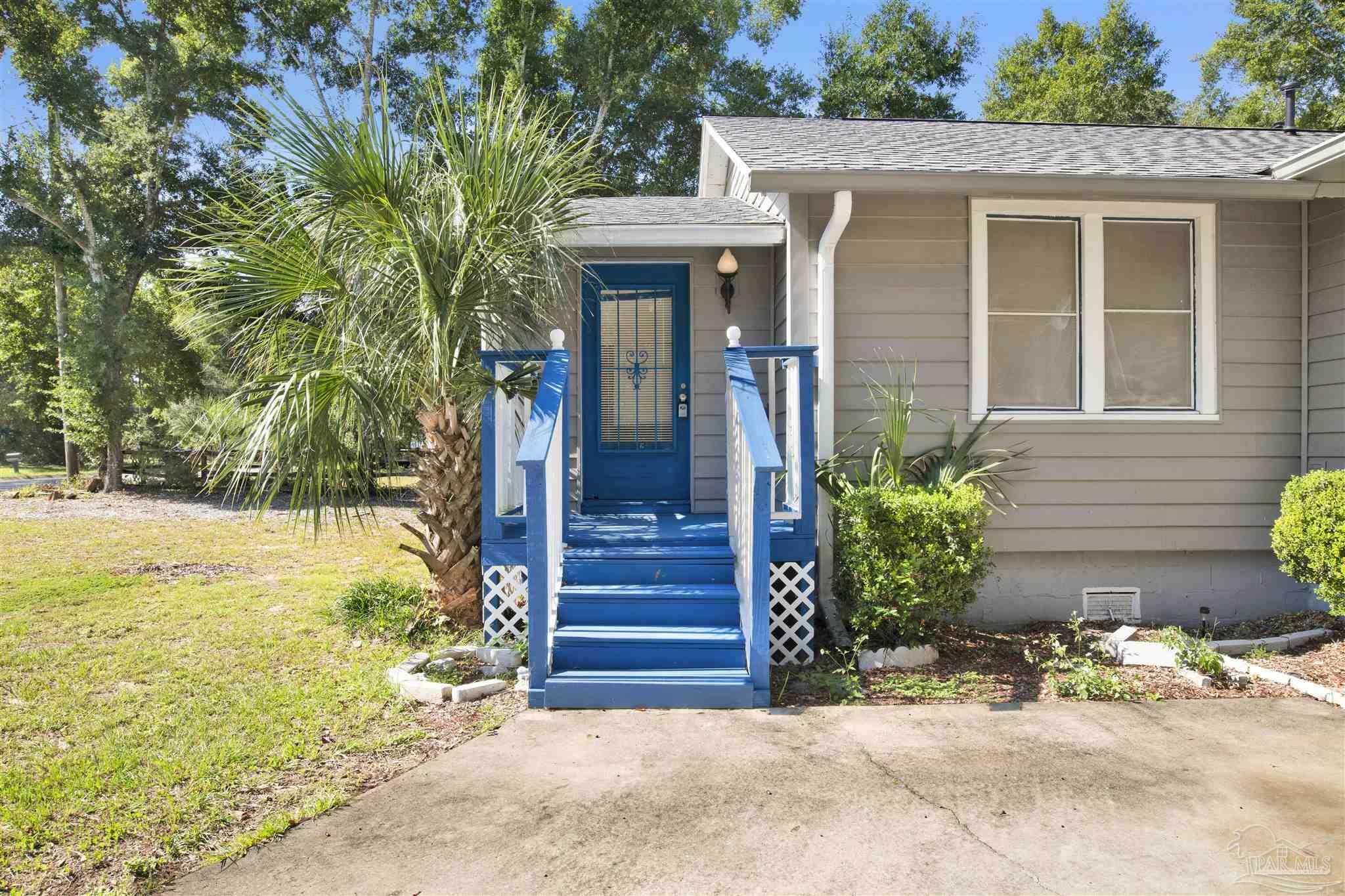 Property Photo:  530 Wynnehurst St  FL 32503 