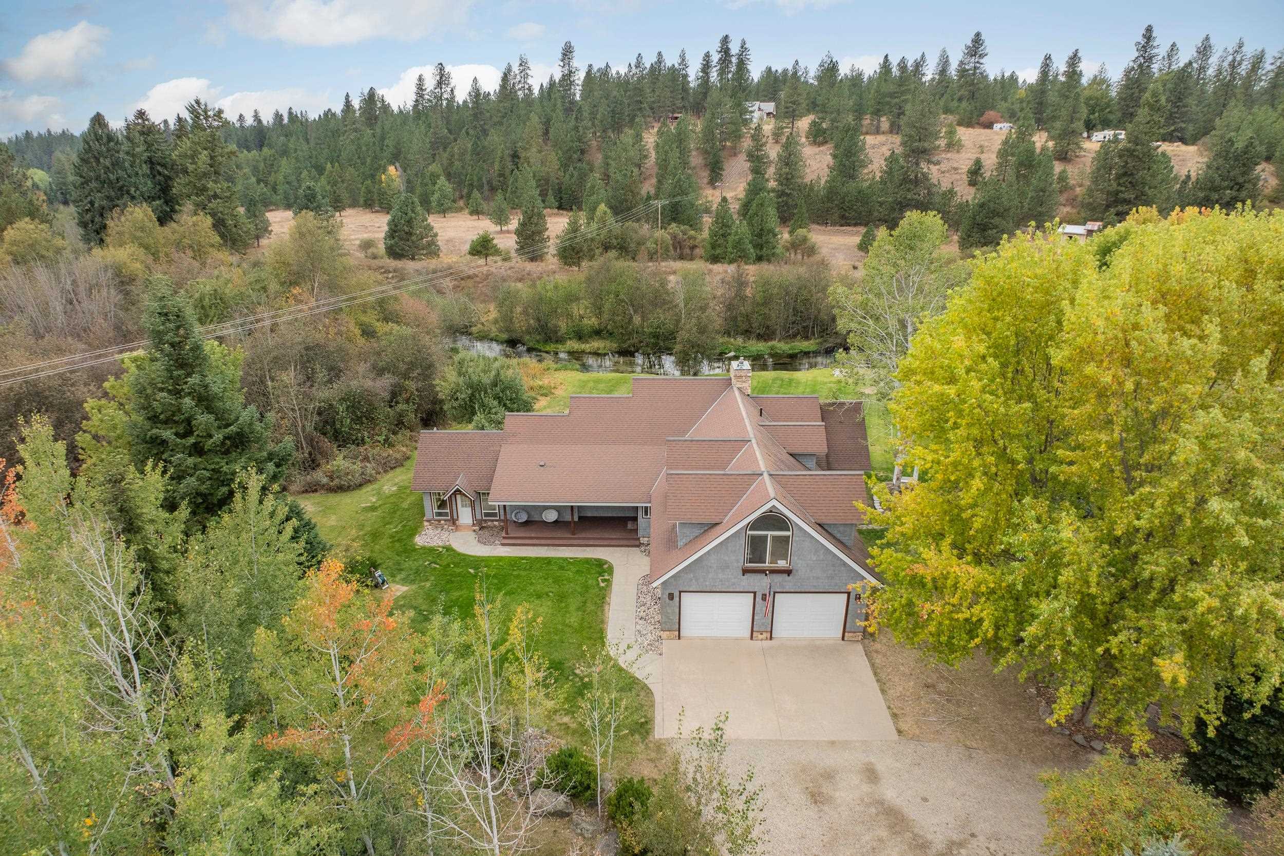 Property Photo:  39505 N Elk-Chattaroy Rd  WA 99009 