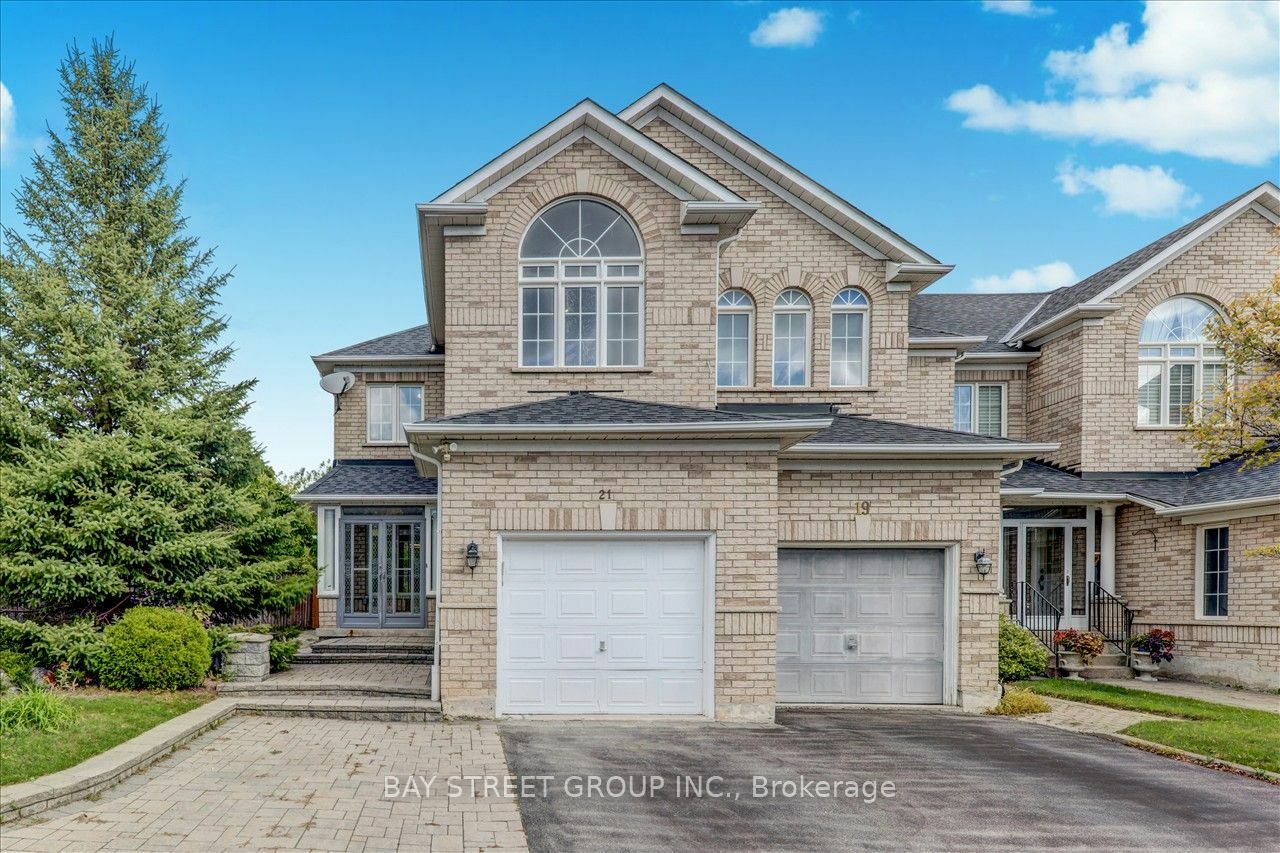 Property Photo:  21 Debonair Dr  ON L4C 0R2 