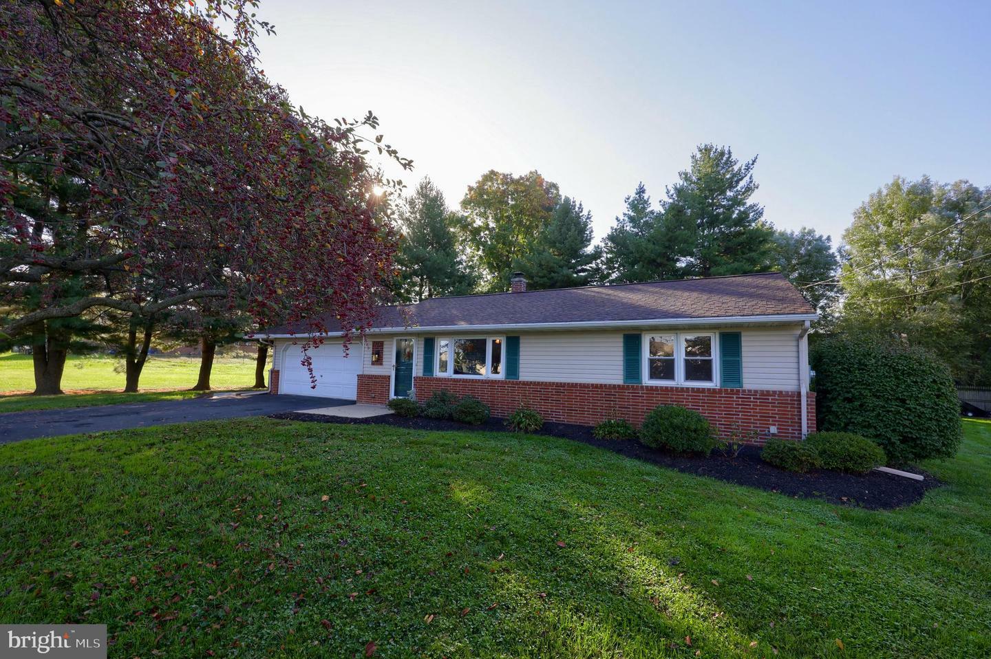 Property Photo:  112 Wynwood Drive  PA 17584 