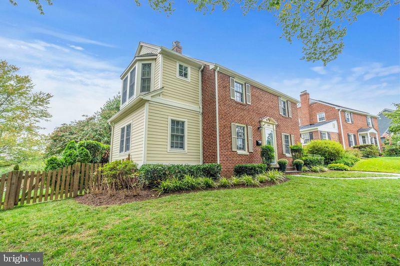 Property Photo:  1109 N Potomac Street  VA 22205 