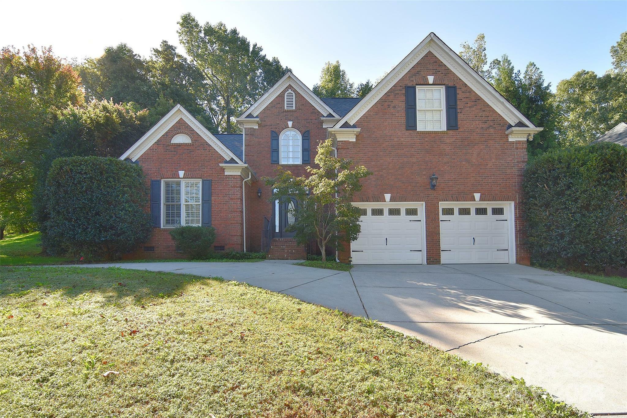 8020 Harrington Woods Road  Charlotte NC 28269 photo