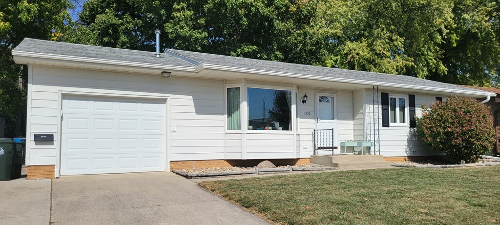 Property Photo:  1230 25th Avenue North  IA 50501 