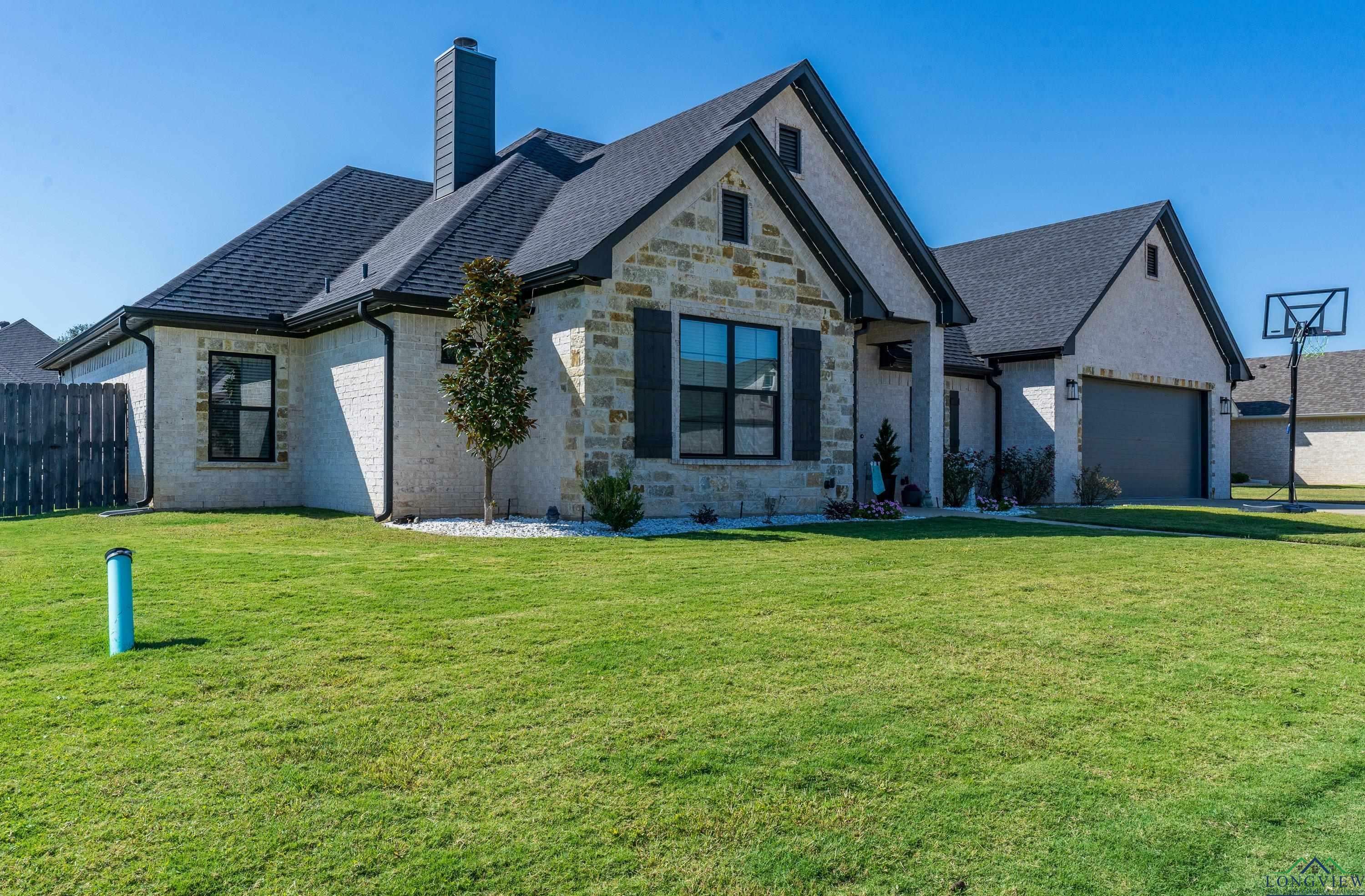 Property Photo:  206 Lafoy Ln  TX 75650 