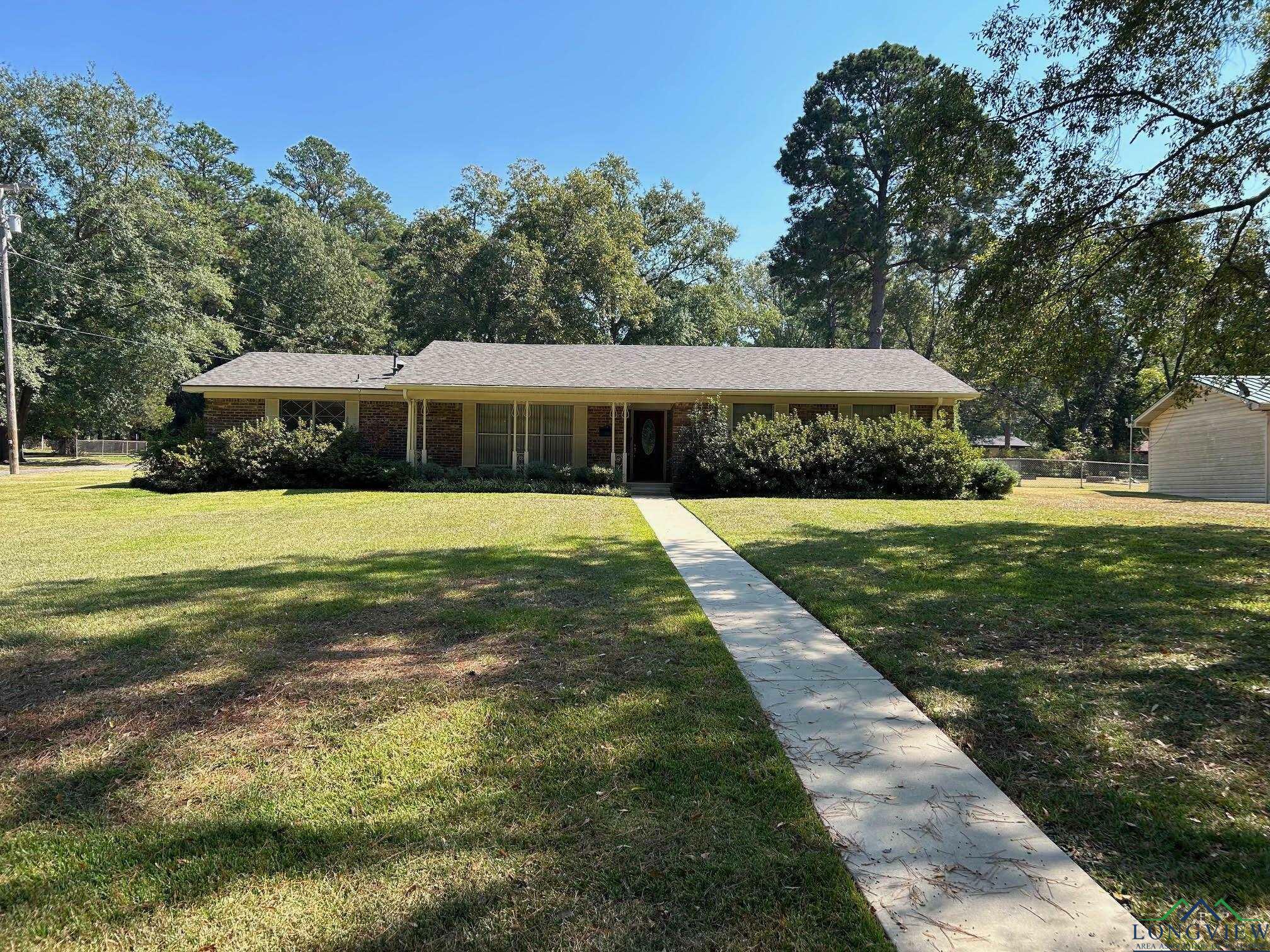 Property Photo:  306 Whaley  TX 75672 