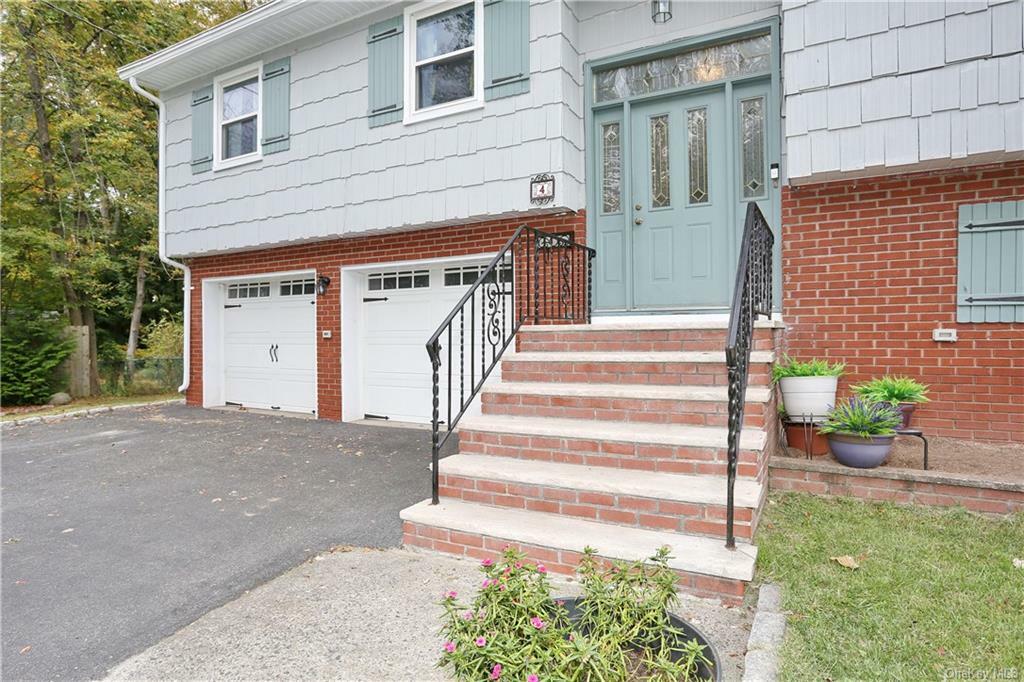 Property Photo:  4 Yorktown Court  NY 10983 