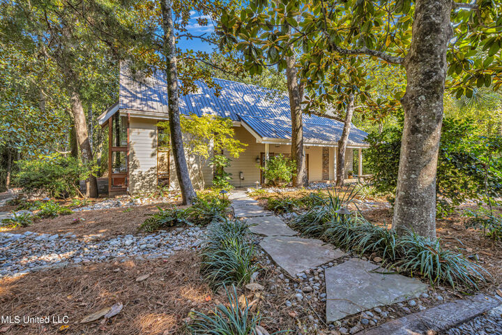Property Photo: 308 Lovers Lane MS 39564