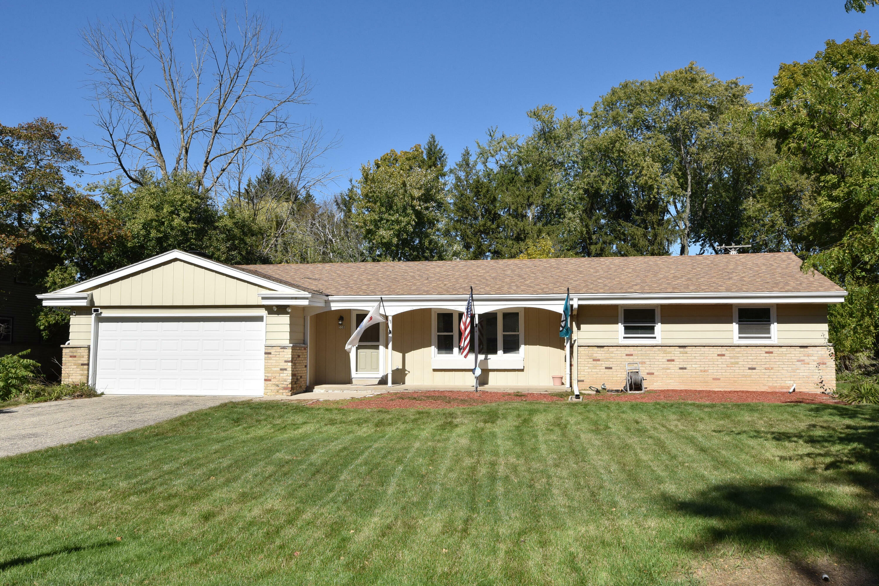 538 W Fransee Ln  Glendale WI 53217 photo