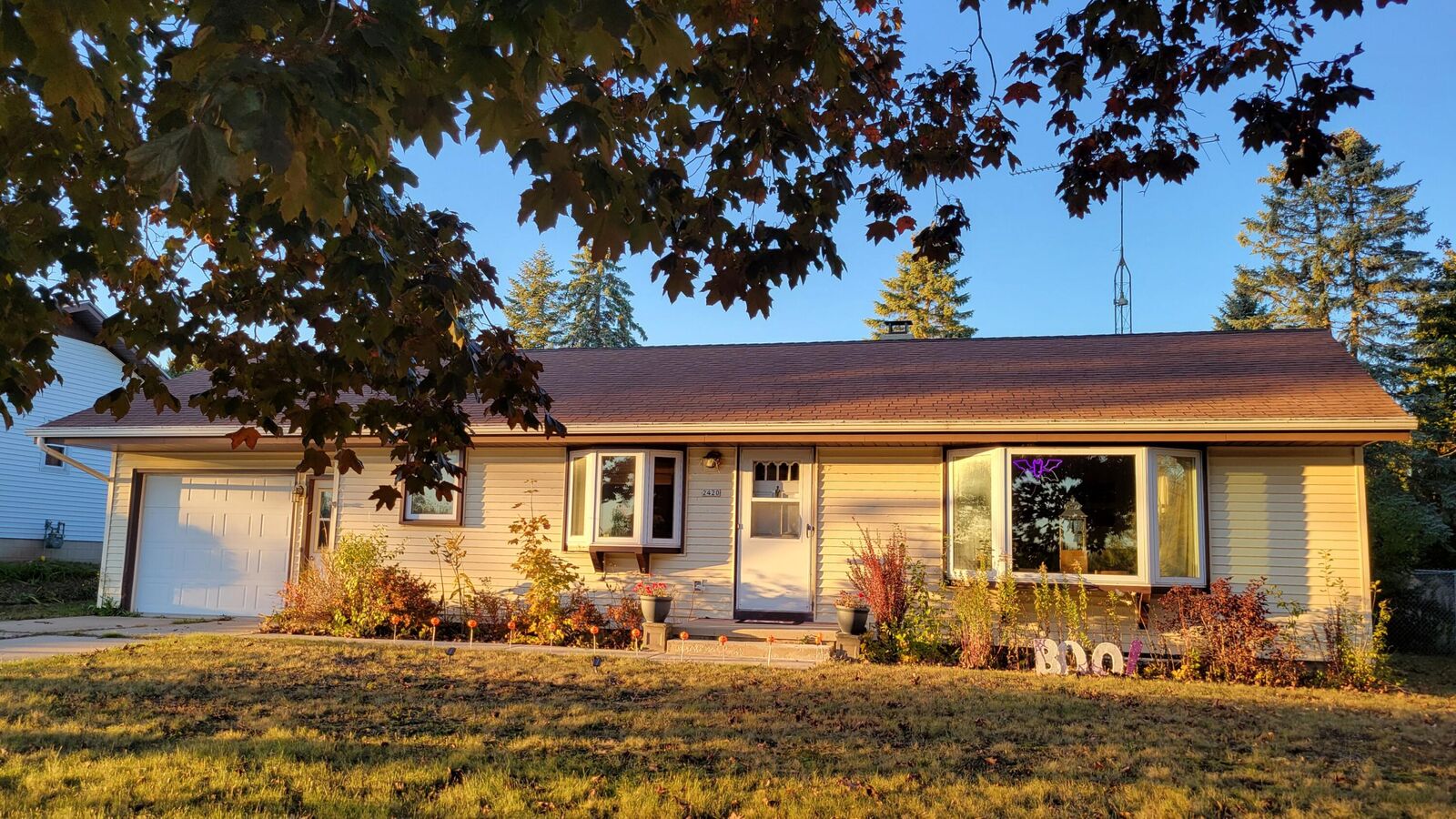 Property Photo:  2420 Michigan Ave  WI 54220
