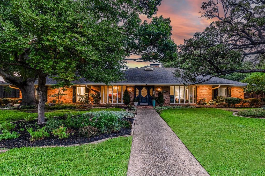 Property Photo:  4507 Harvest Hill Road  TX 75244 