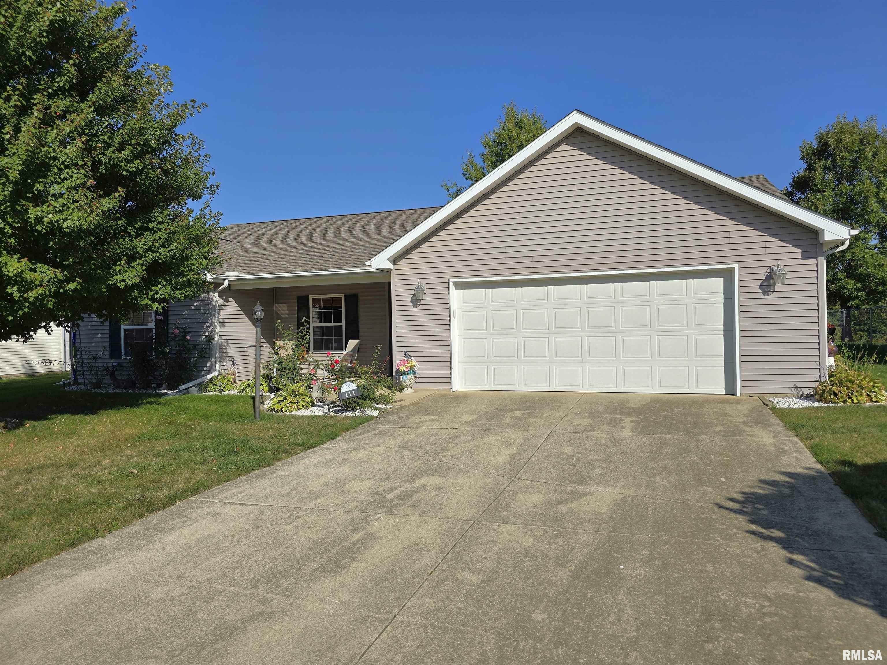 Property Photo:  111 Castleman Court  IL 61610 