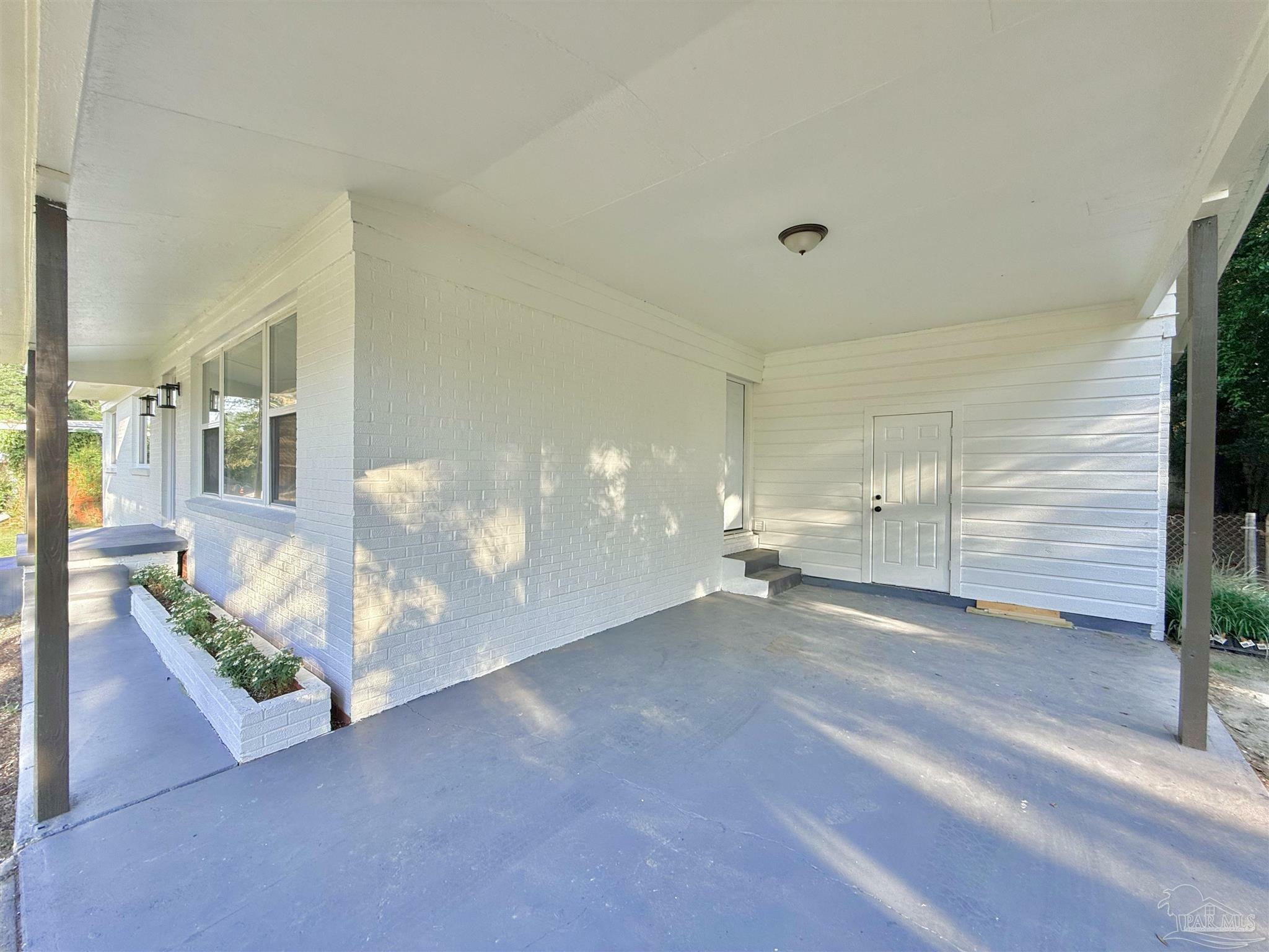 Property Photo:  6352 Sunnyside Dr  FL 32570 