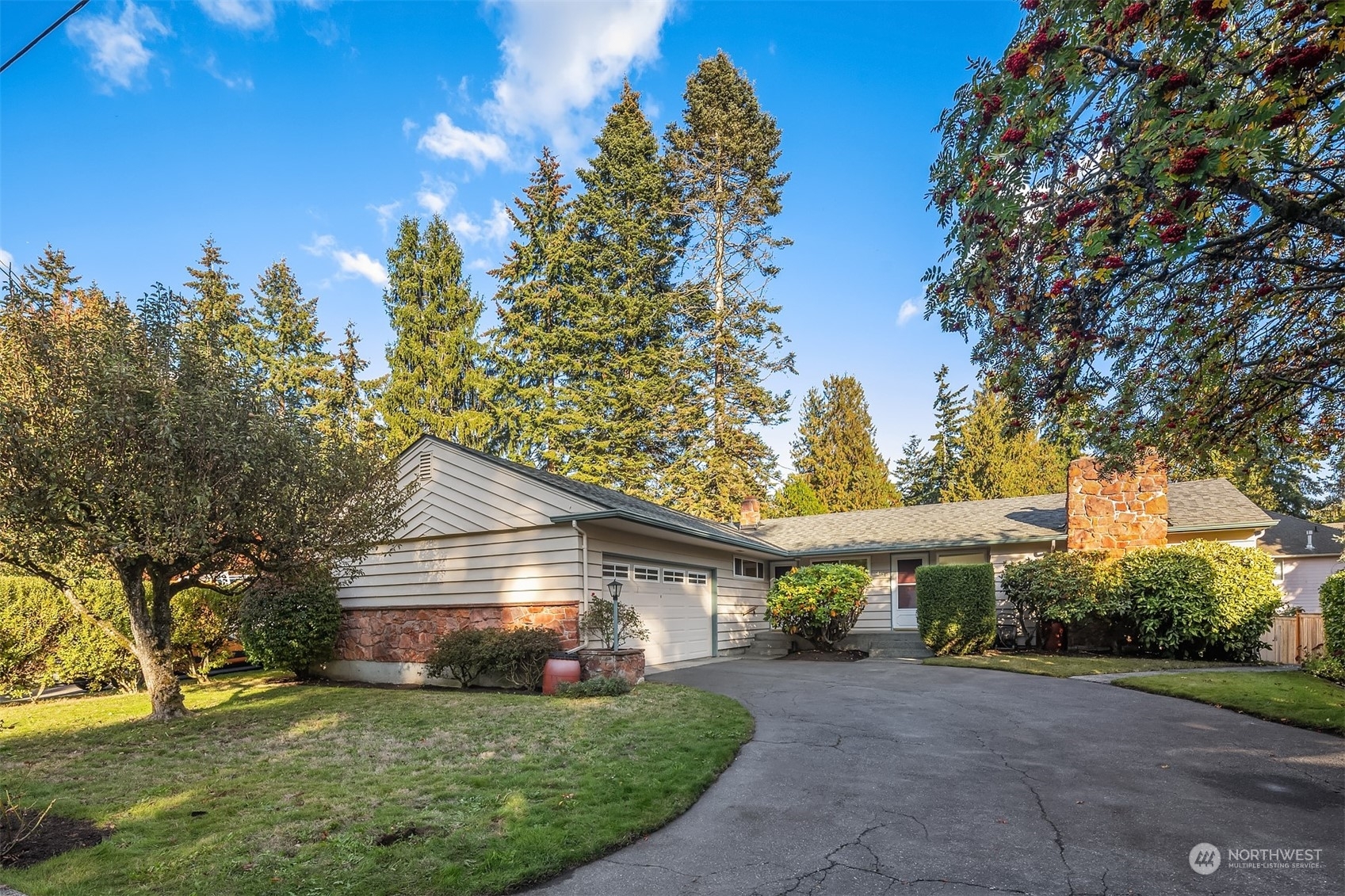 Property Photo:  1834 N 183rd Street  WA 98133 