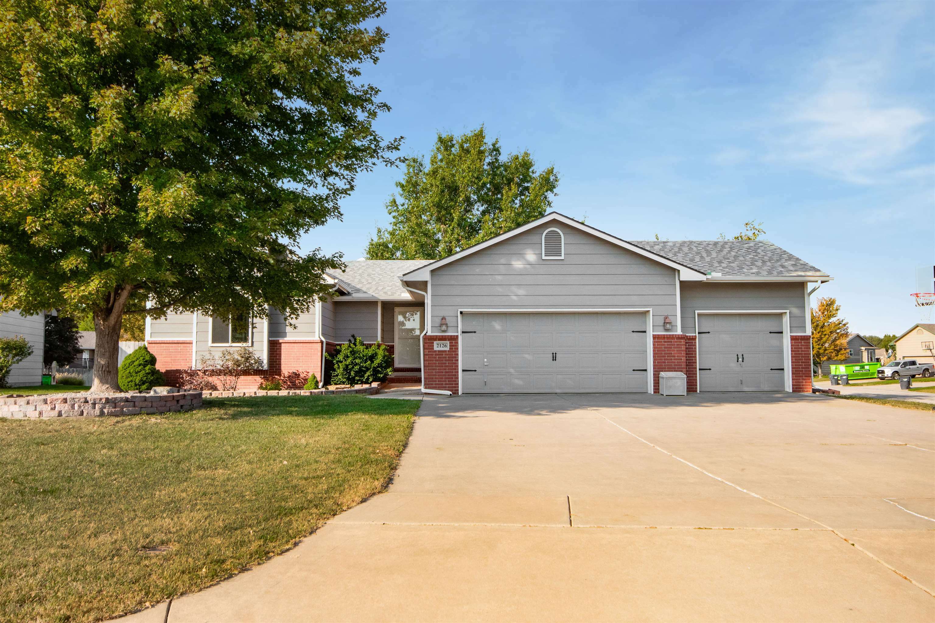 2126 S Golden Hills Ct  Wichita KS 67209 photo