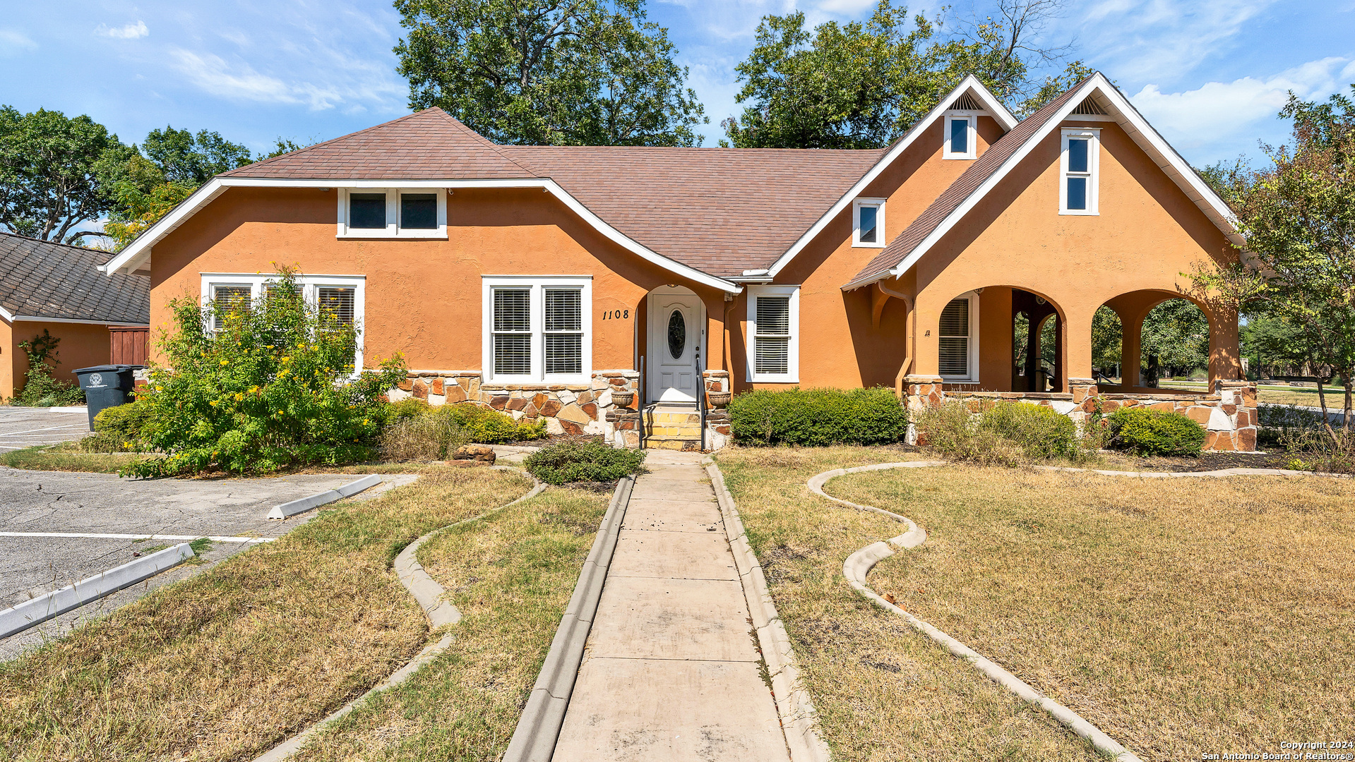 Property Photo:  1108 W Coll St  TX 78130 