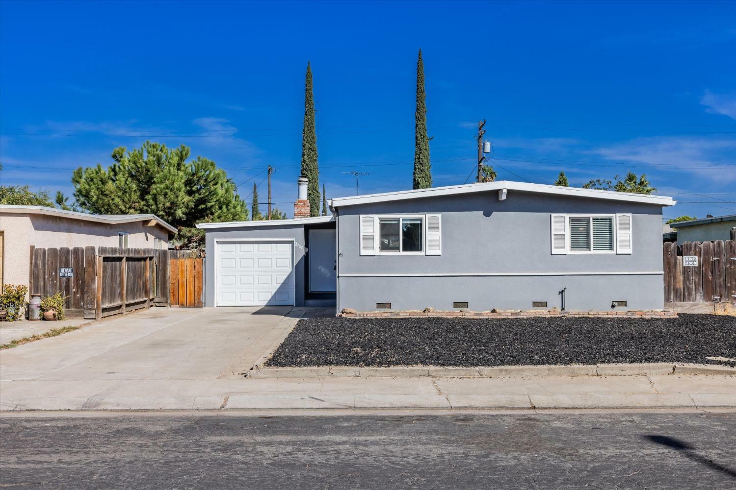 Property Photo:  2704 Sparks Way  CA 95350 