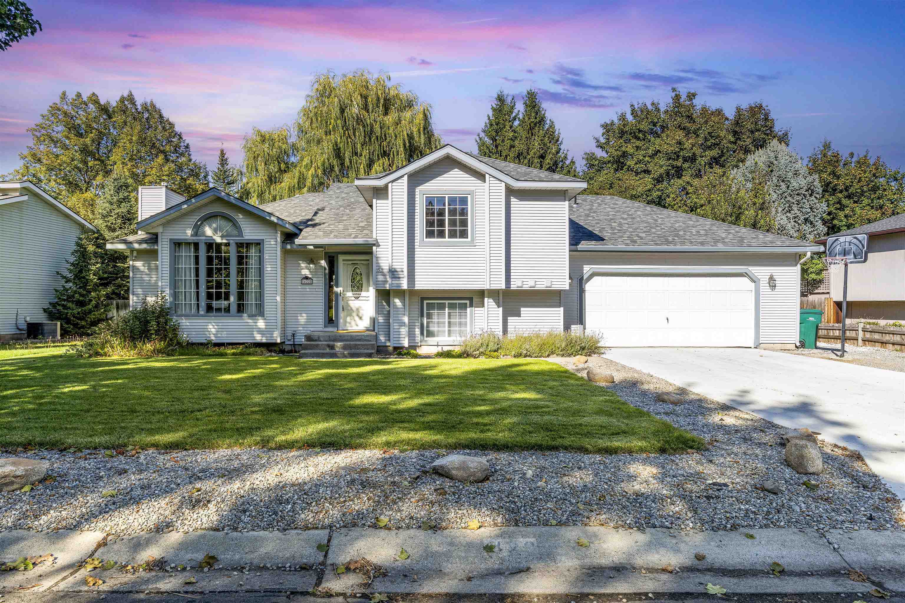 422 W Falcon Ave  Spokane WA 99218 photo