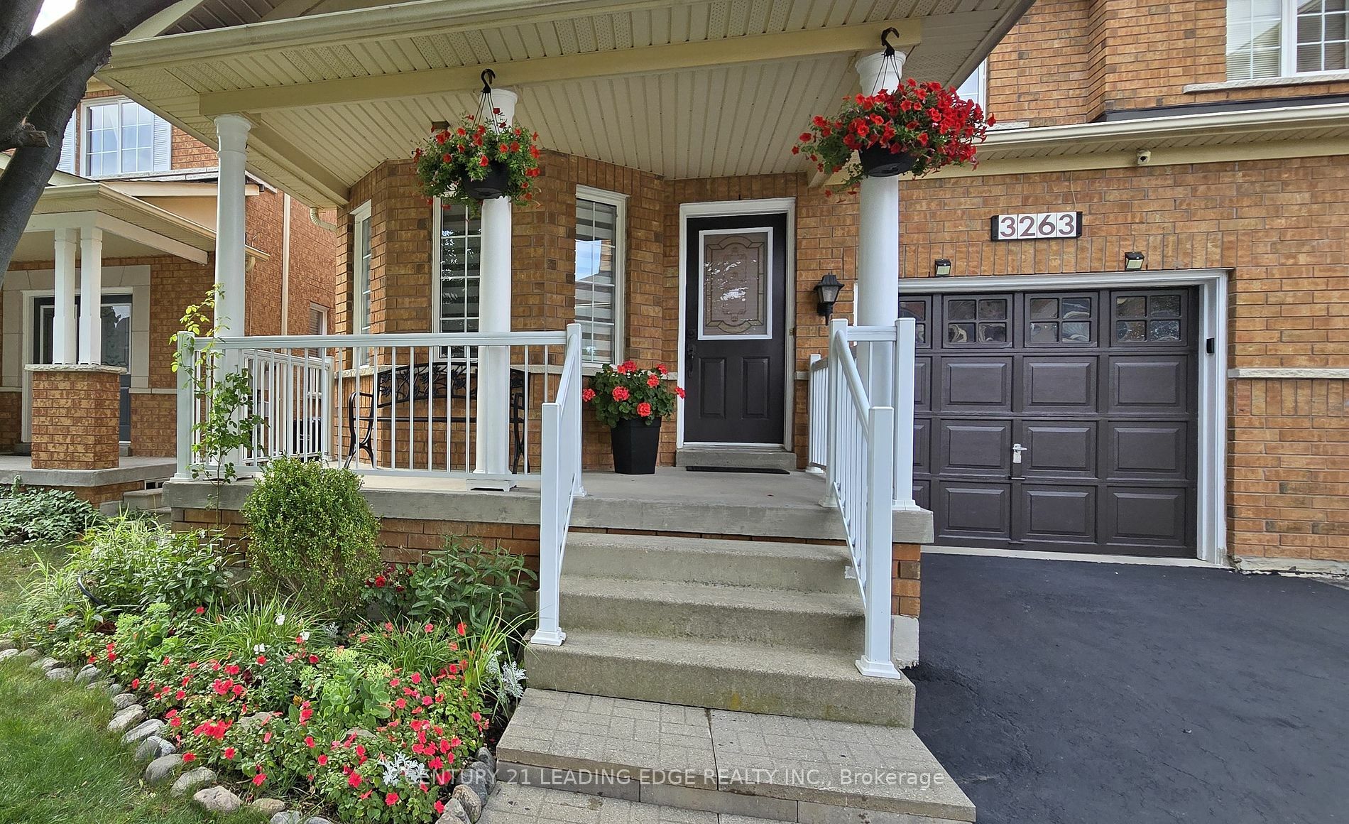 3263 Camberwell Dr  Mississauga ON L5M 6T2 photo