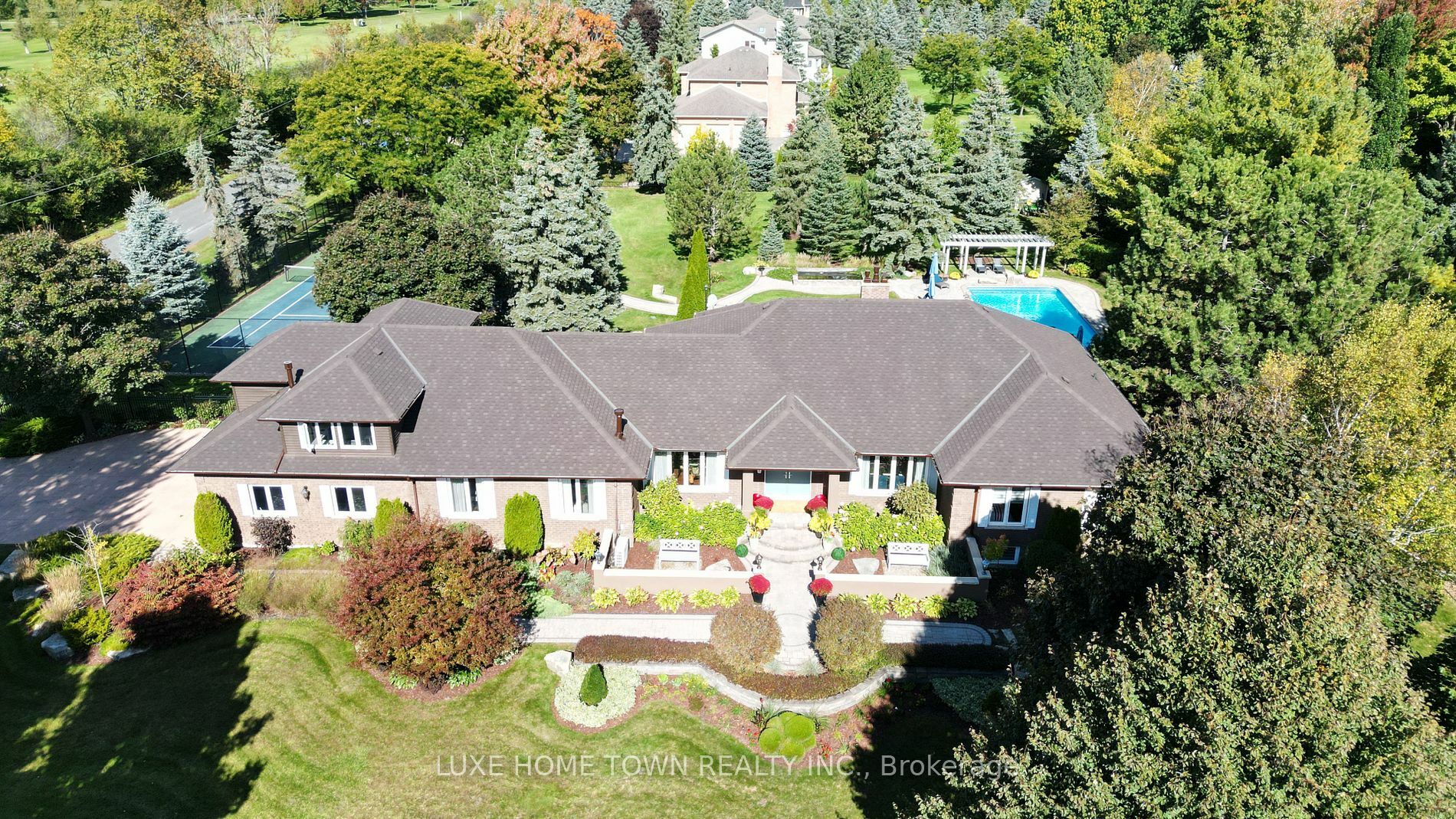 Property Photo:  2 Prince Rupert Dr  ON L1E 1Z2 