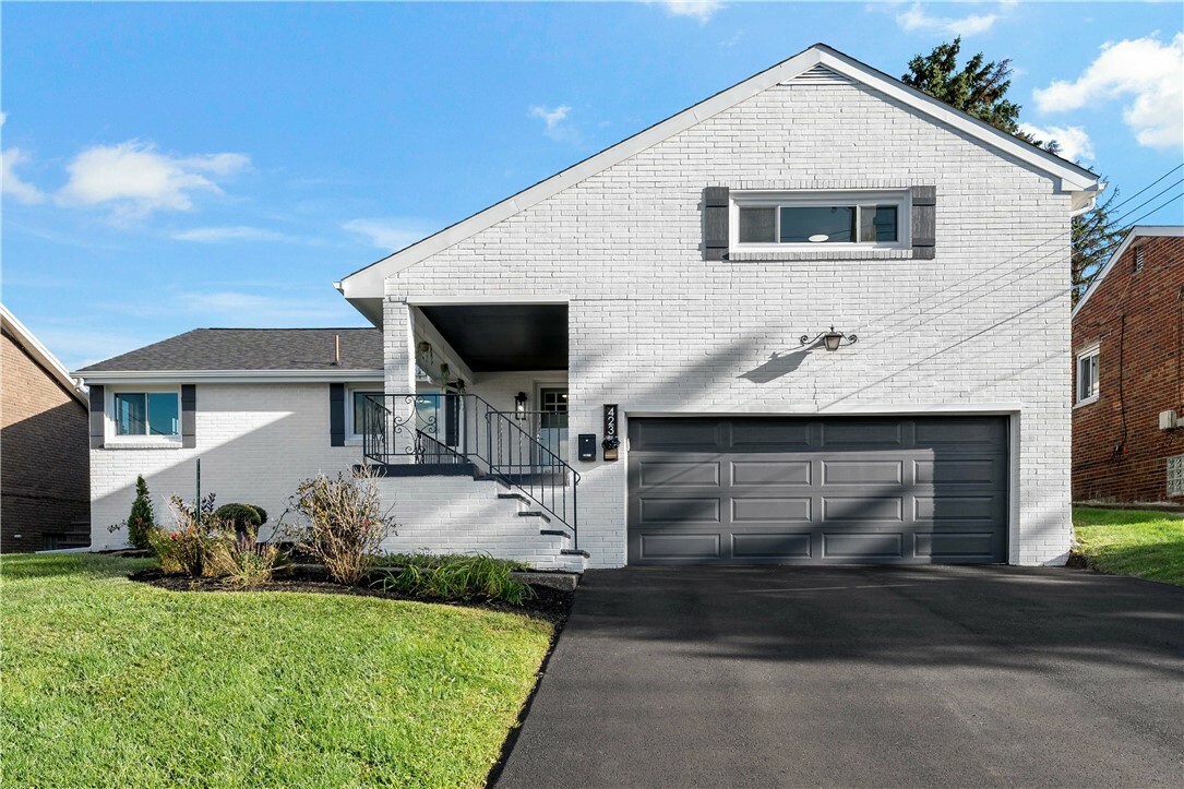 Property Photo: 423 Commonwealth Ave PA 15122