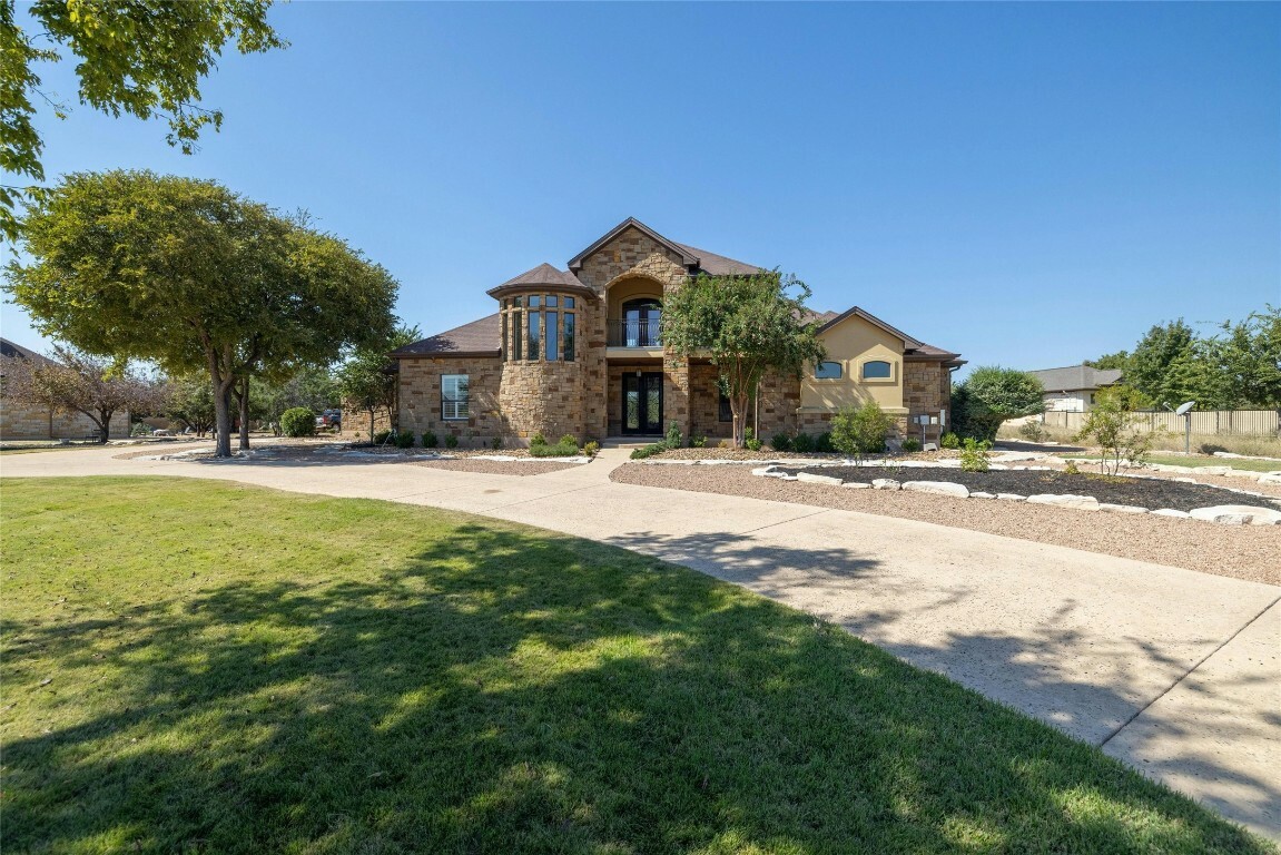 Property Photo:  407 W Majestic Oak Lane  TX 78633 