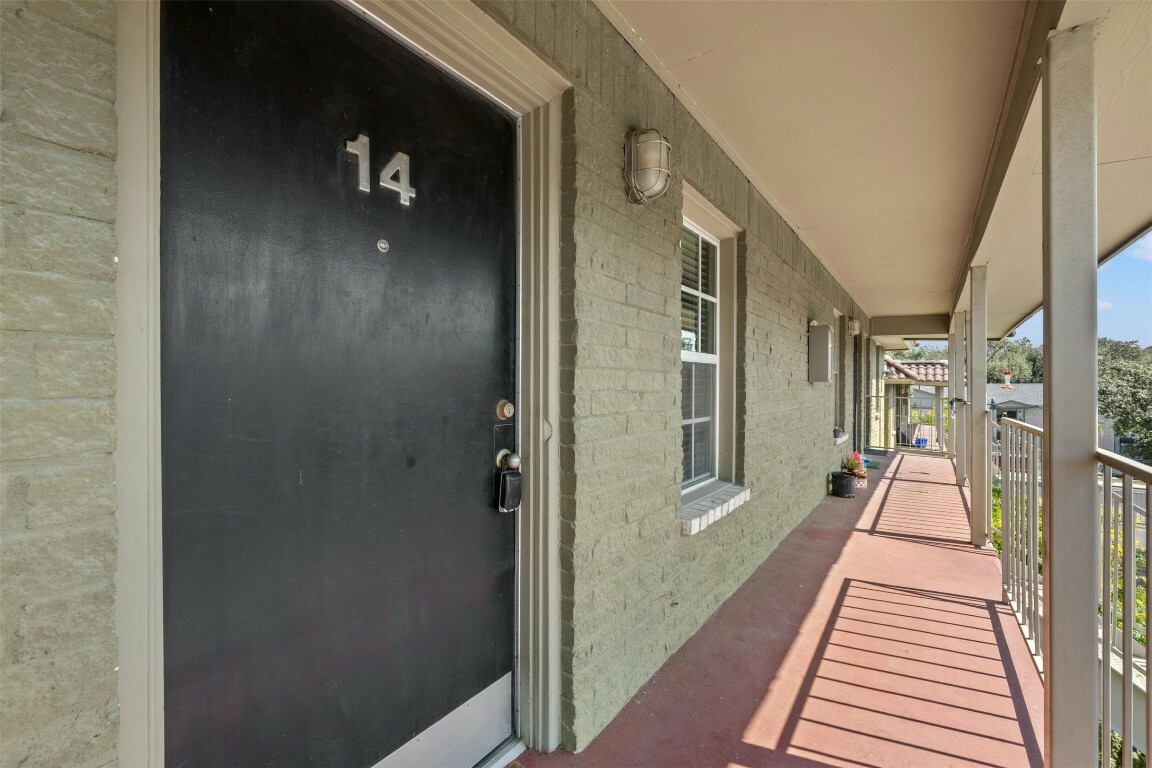 Property Photo:  2302 East Side Drive 14  TX 78704 