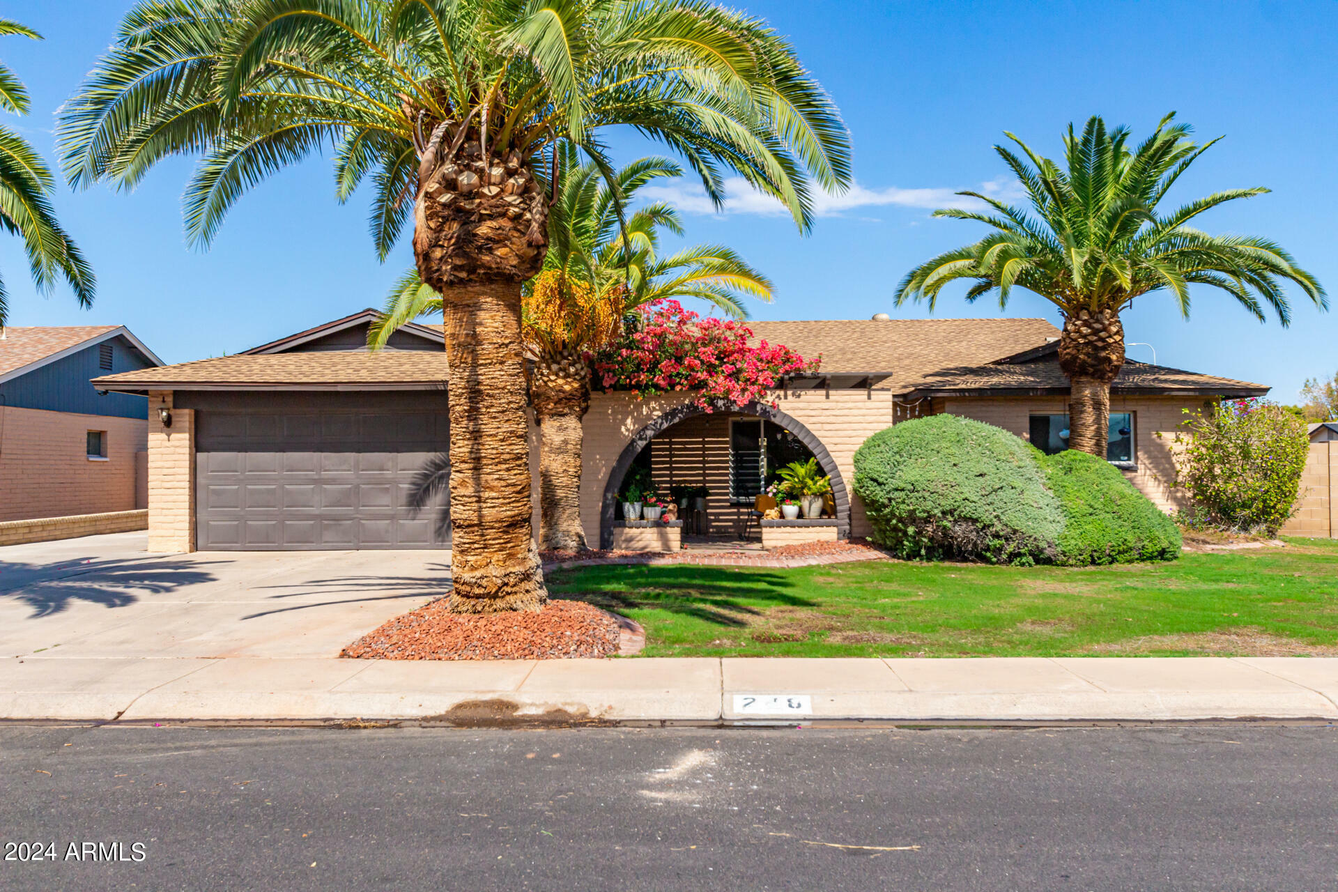 Property Photo:  248 E Brentrup Drive  AZ 85283 