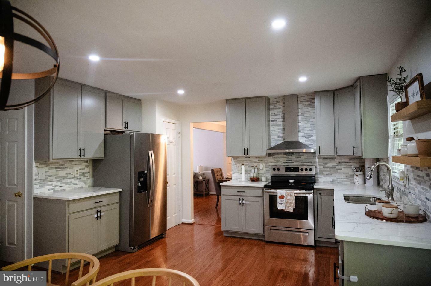 Property Photo:  14104 Pleasant View Drive  MD 20720 