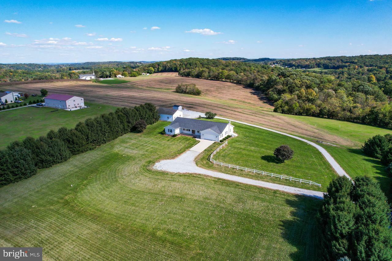 Property Photo:  1537 Snyder Corner Road  PA 17356 