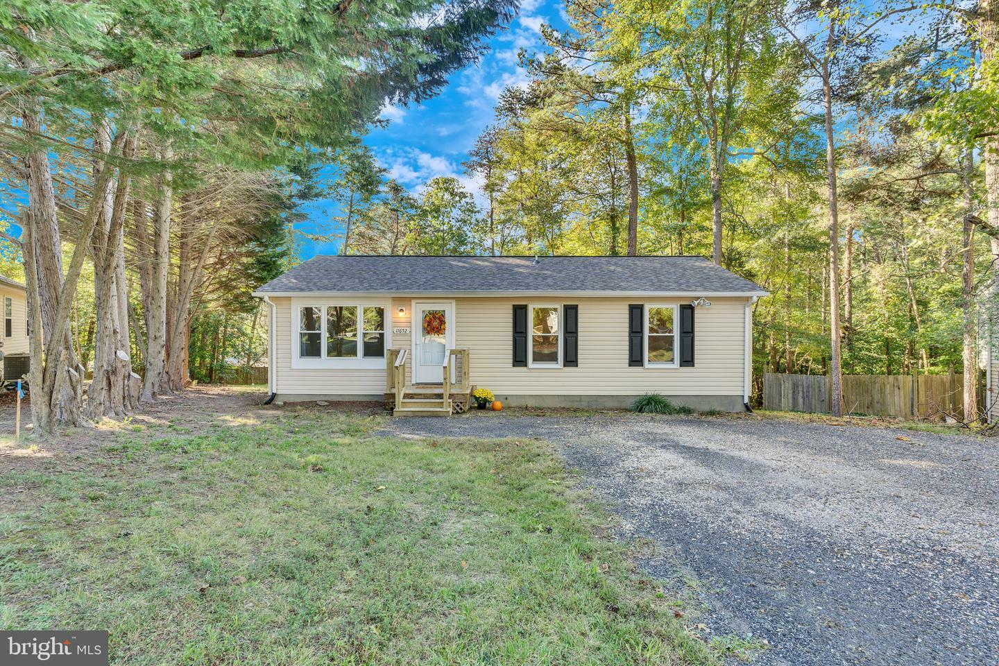 Property Photo: 11652 Cowpoke Circle MD 20657