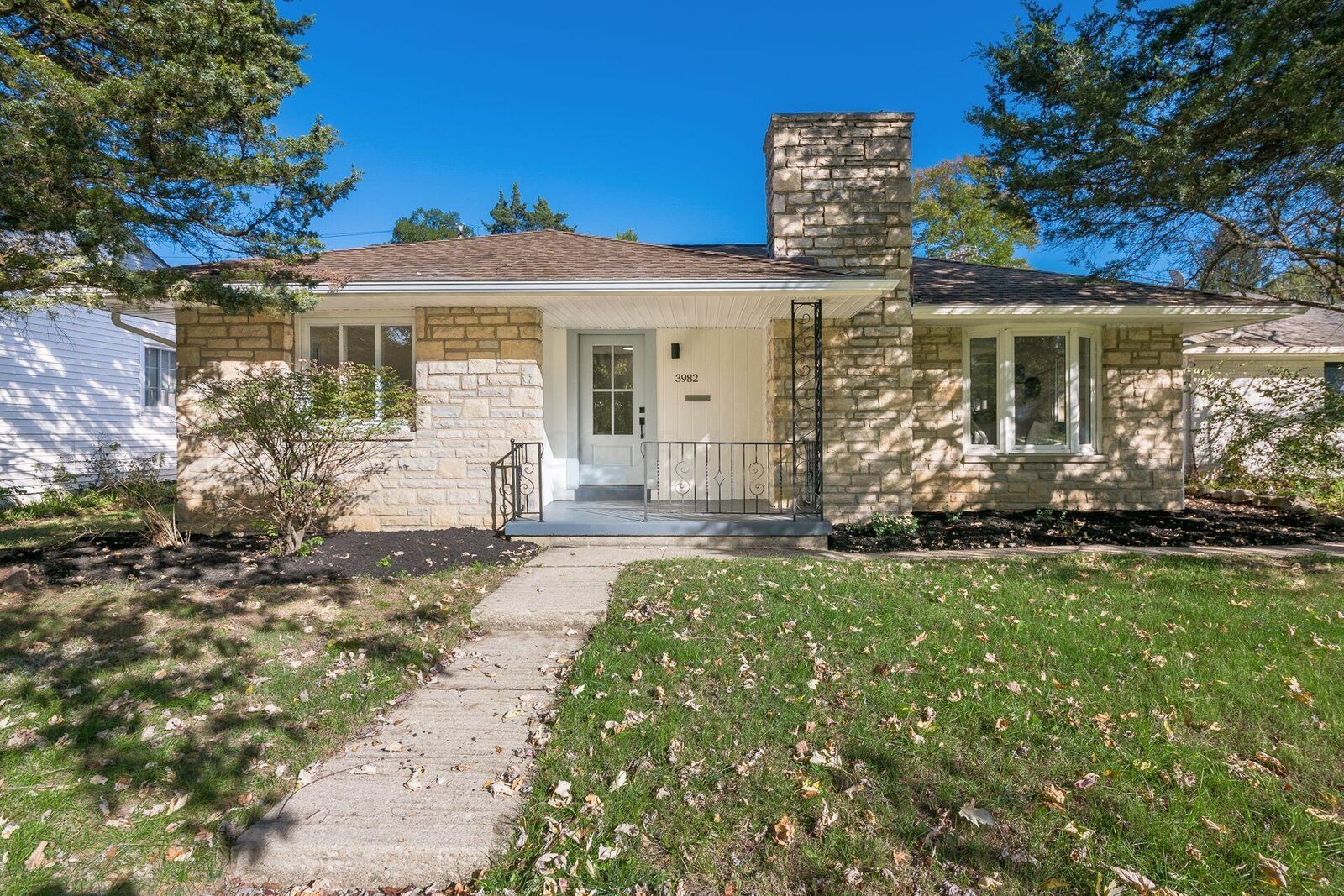 Property Photo:  3982 N High Street  OH 43214 