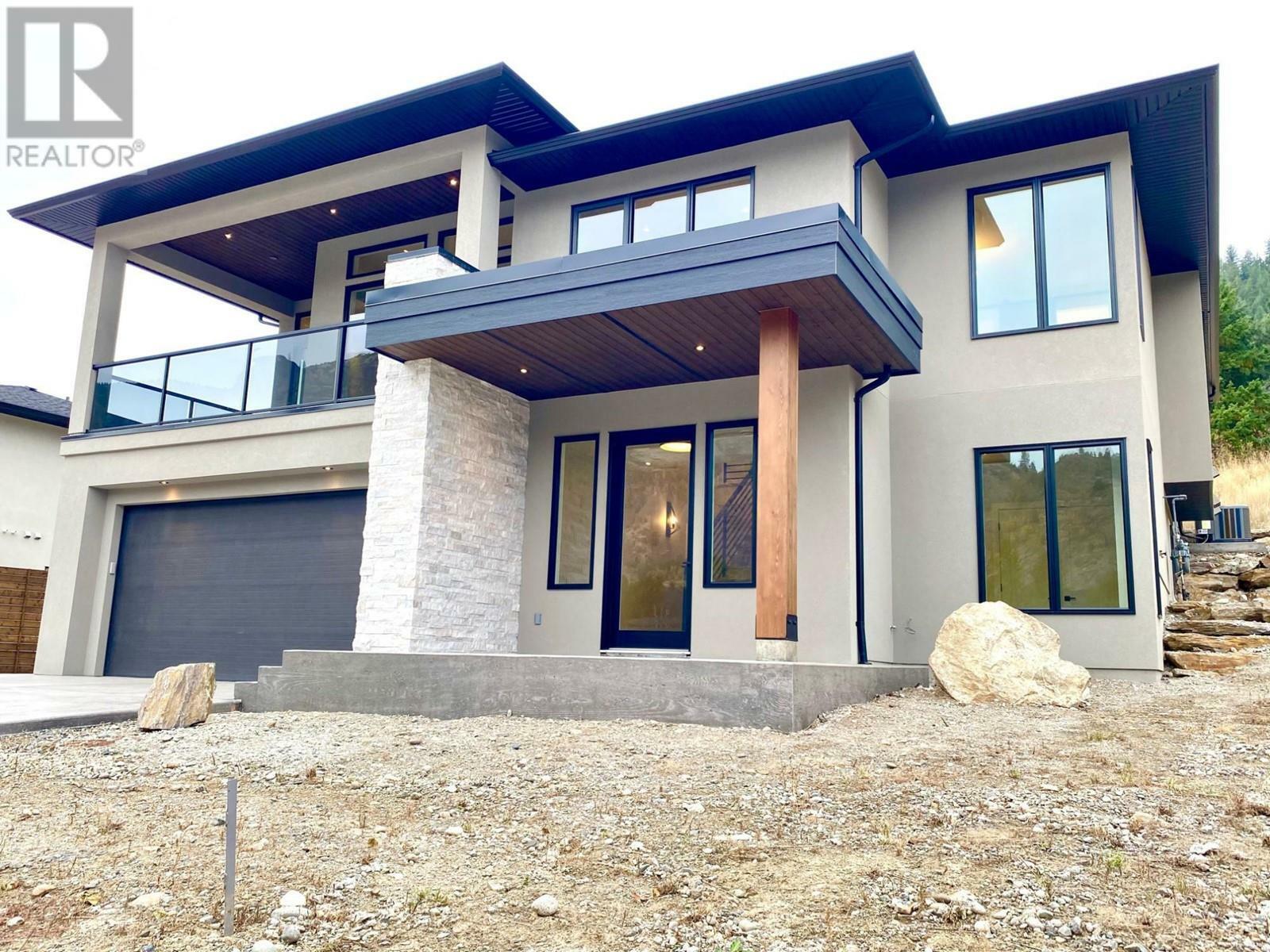 Photo de la propriété: 8781 Riverside Drive BC V0H 1H0