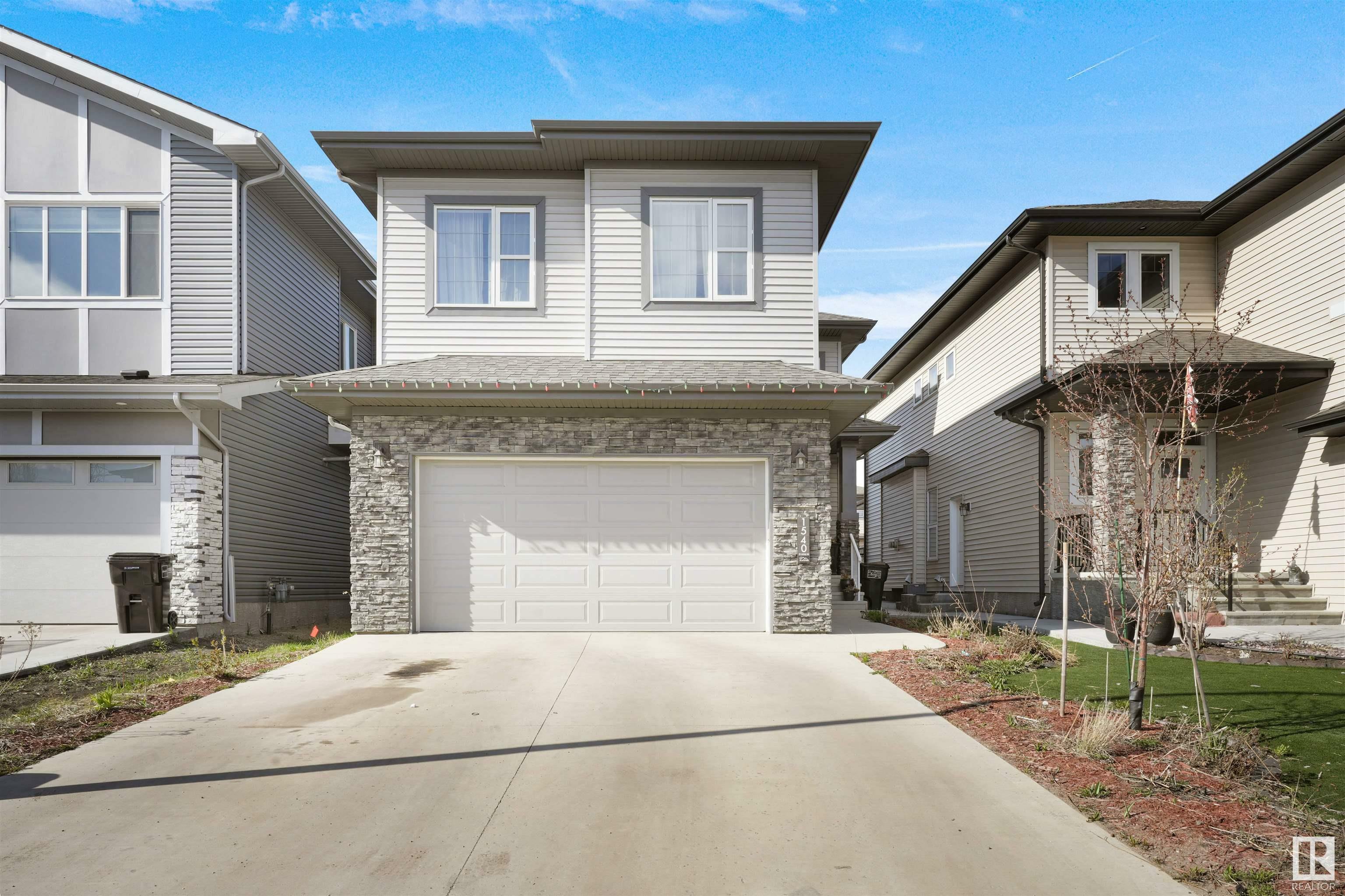 Photo de la propriété:  1540 151 Avenue NW  AB T5Y 3T4 