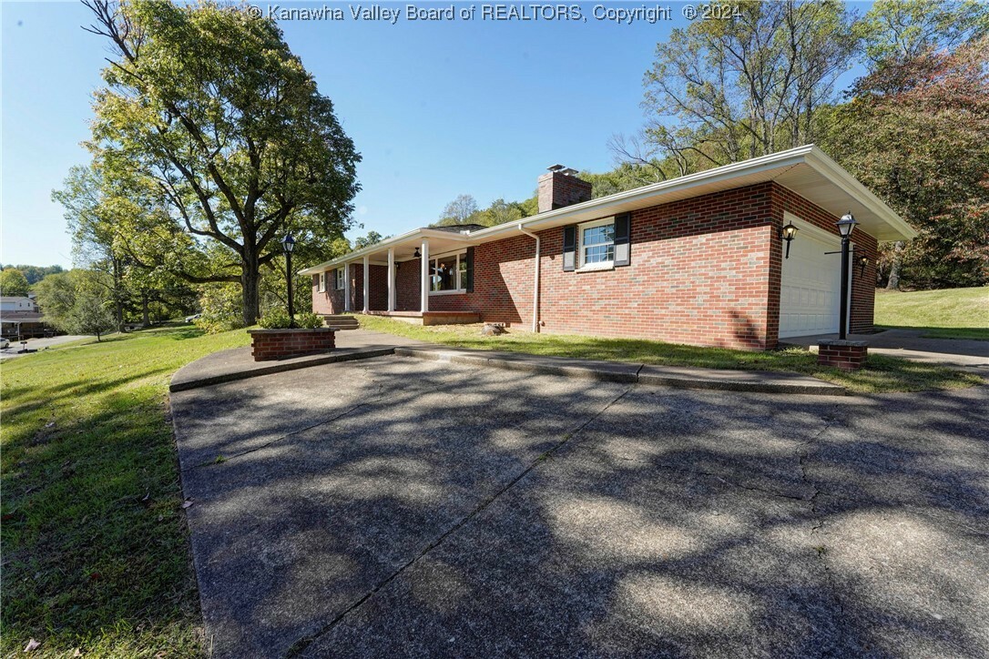 Property Photo:  5338 Frontier Drive  WV 25313 