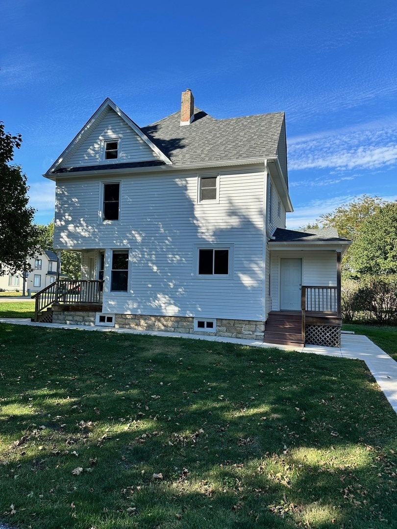 Property Photo:  206 N Shabbona Road  IL 60550 