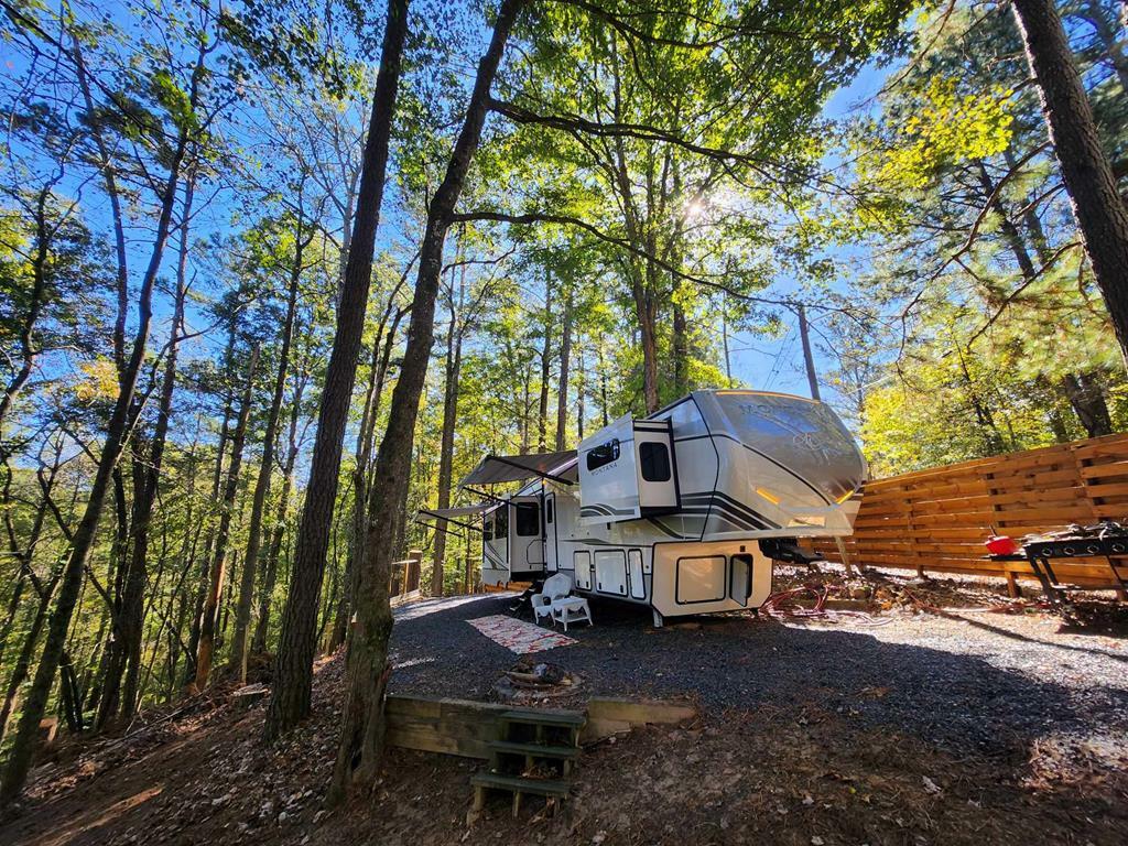 Property Photo: 102 10th Street GA 30540