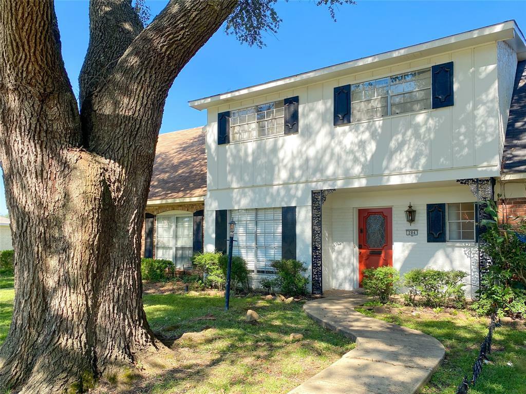 Property Photo:  204 Deville Place  LA 71115 