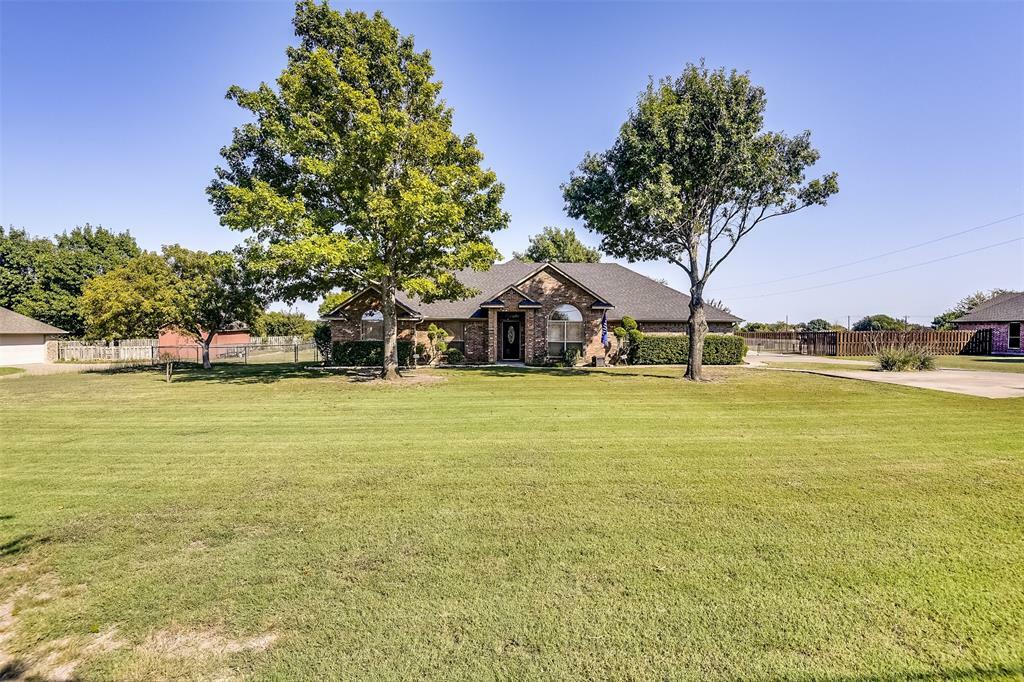 Property Photo:  1930 Bryson Lane  TX 76065 