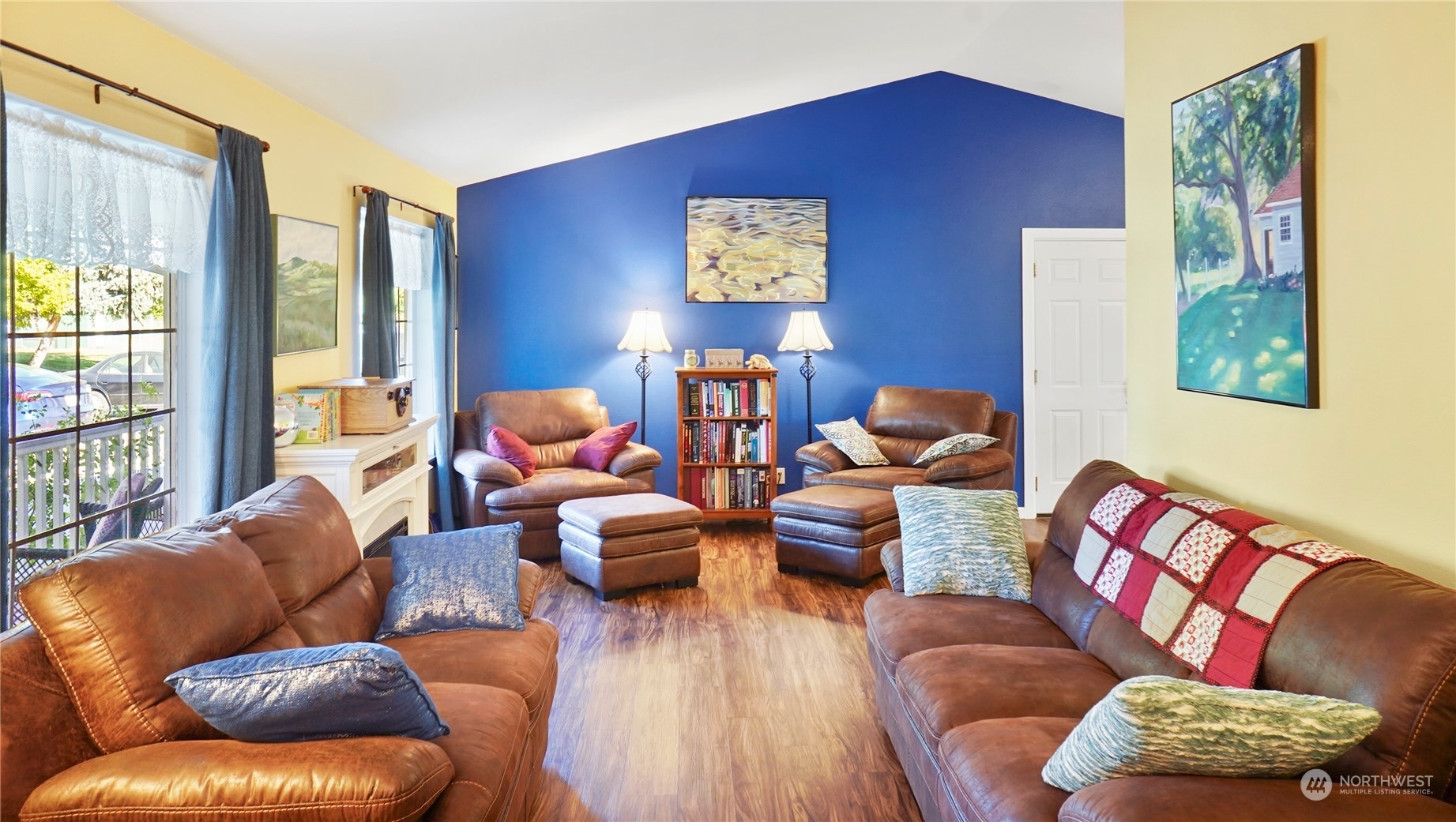 Property Photo: 854 S Hummingbird Drive WA 99344