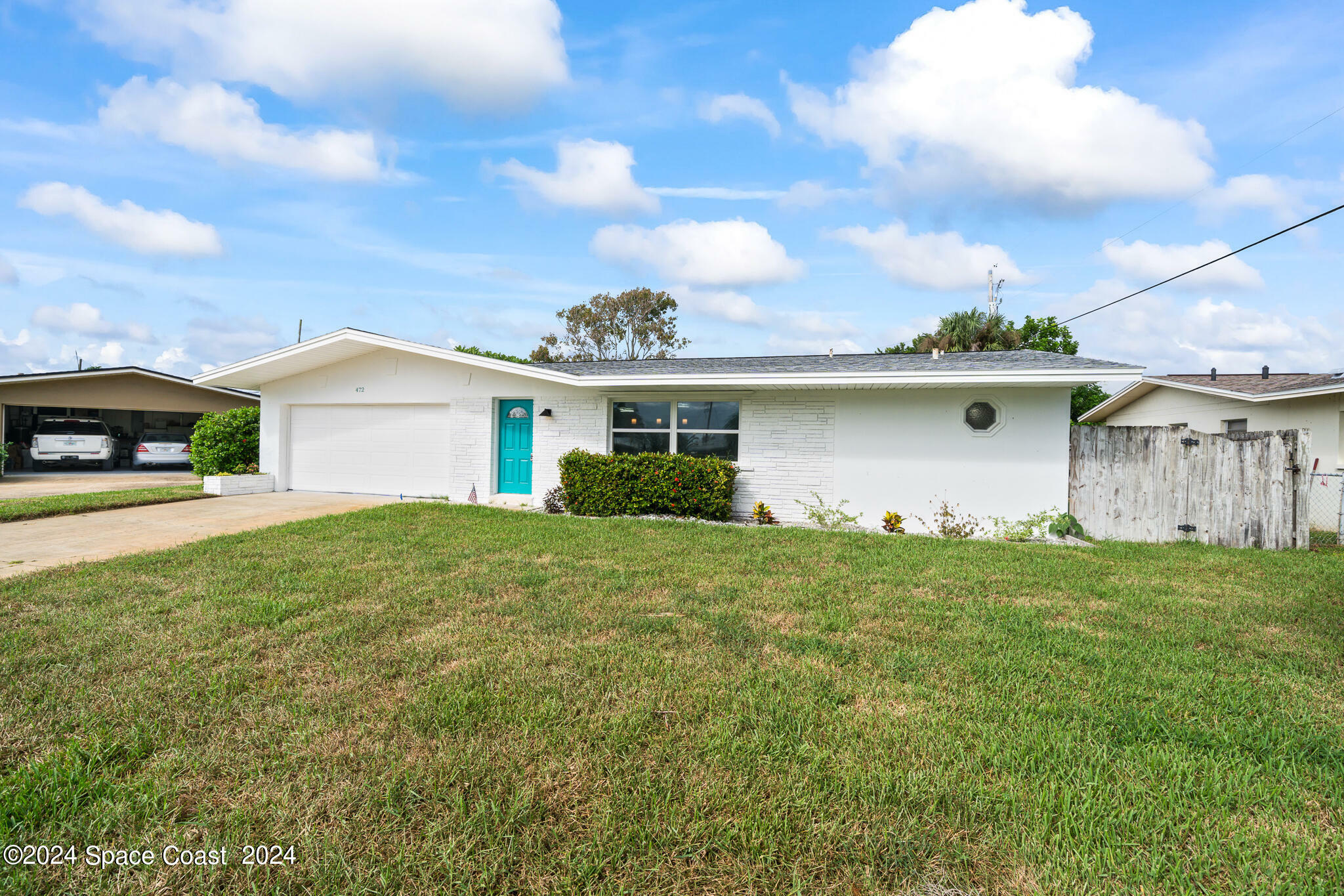 Property Photo:  472 Royal Palm Court  FL 32937 