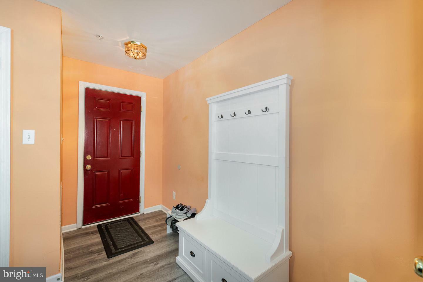 Property Photo:  100 Mohegan Drive B  MD 21078 