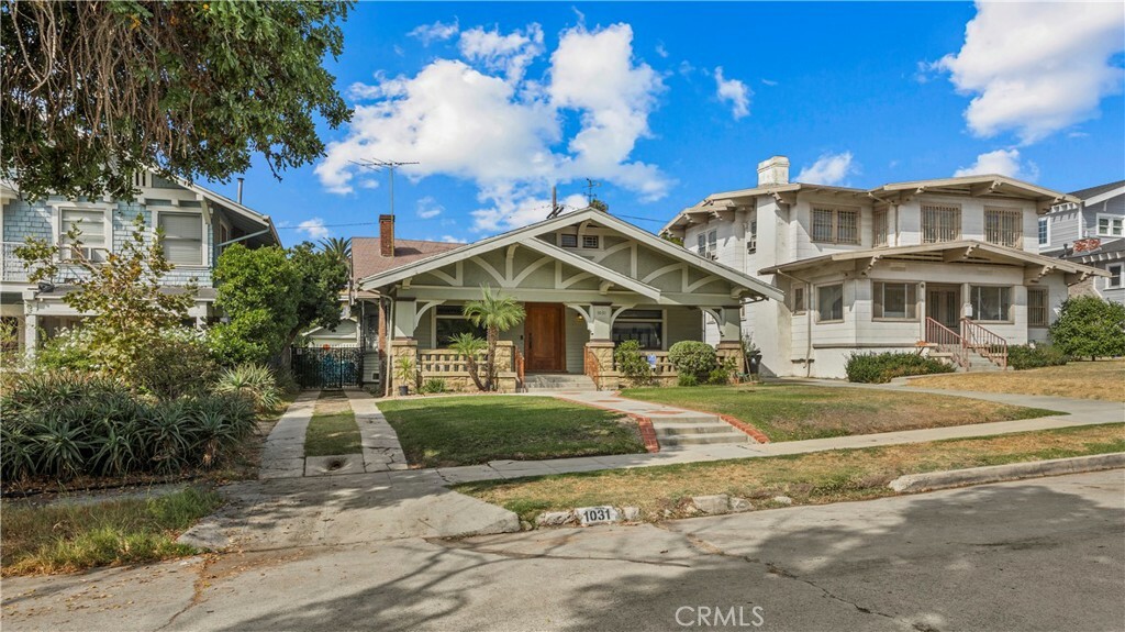 Property Photo:  1031 S Gramercy Drive  CA 90019 