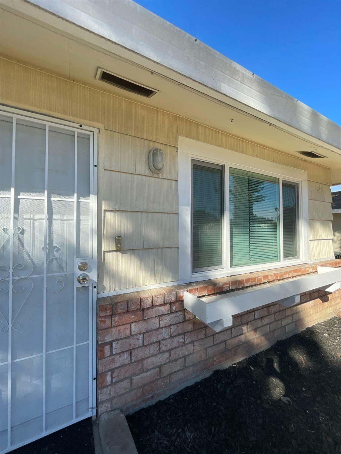 Property Photo:  7464 Franklin Boulevard 1  CA 95823 